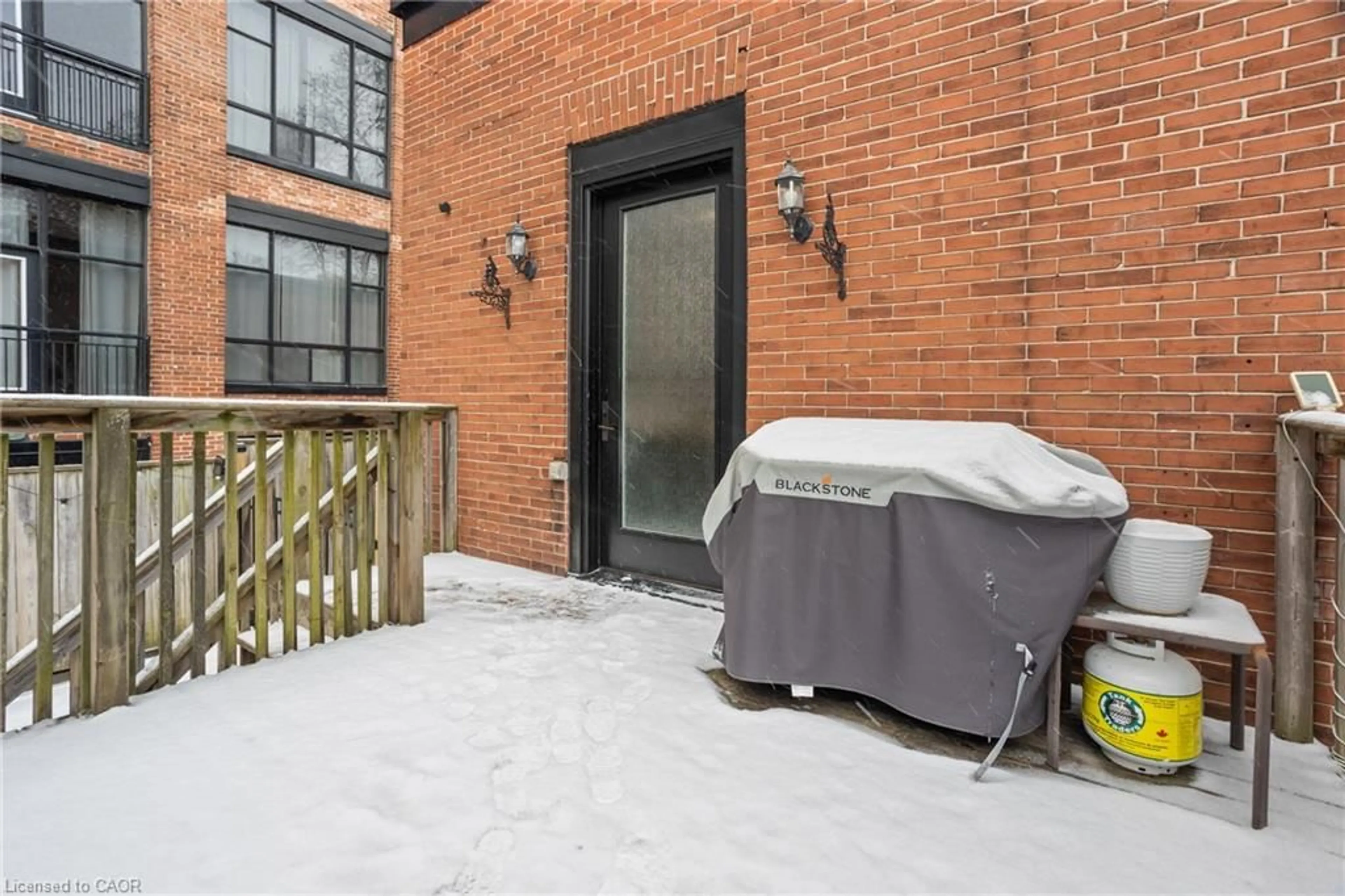 Patio, street for 66 Chestnut St, Kitchener Ontario N2H 1T8