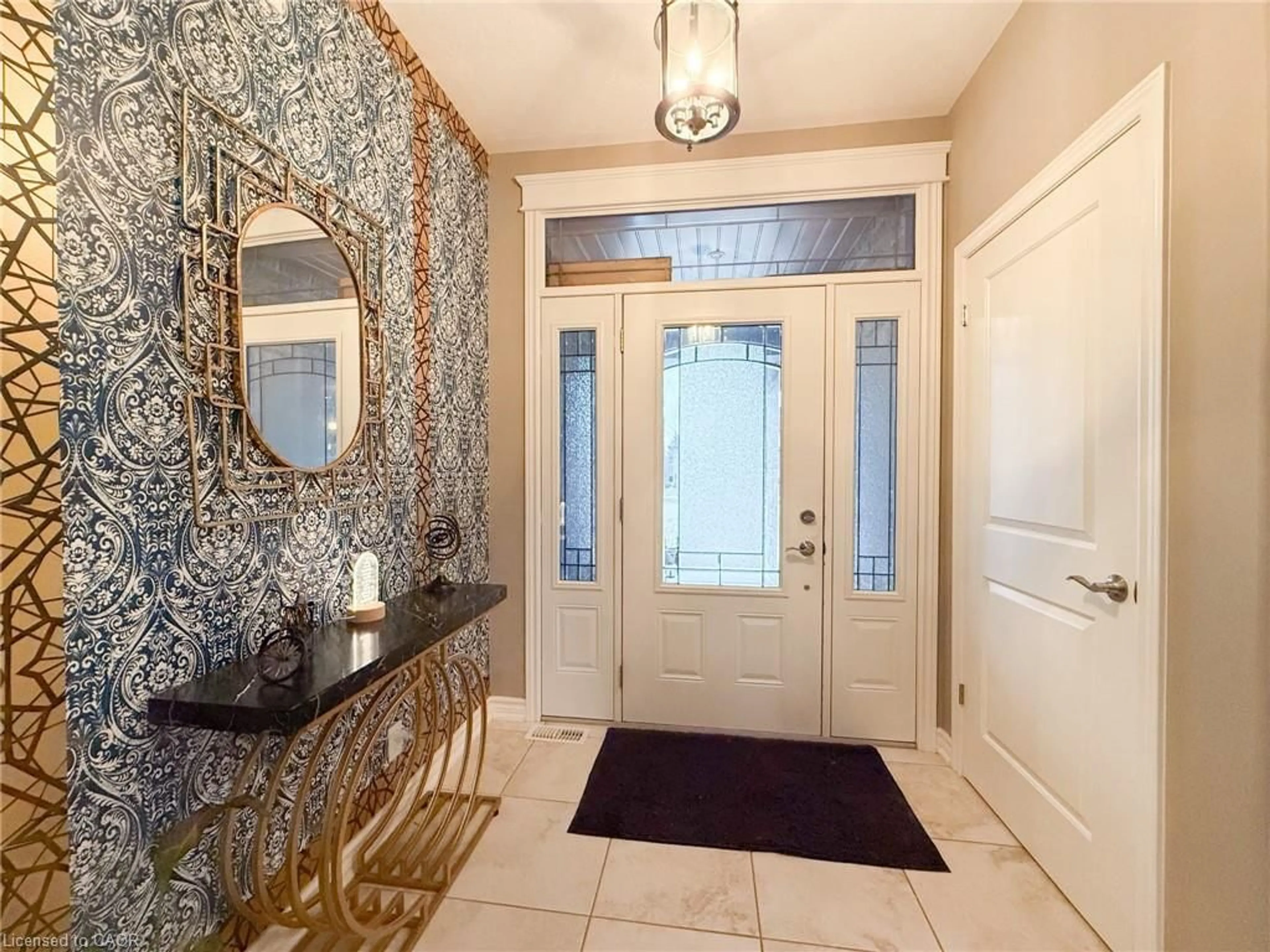 Indoor entryway for 54 Tan Ave, Waterford Ontario N0E 1Y0