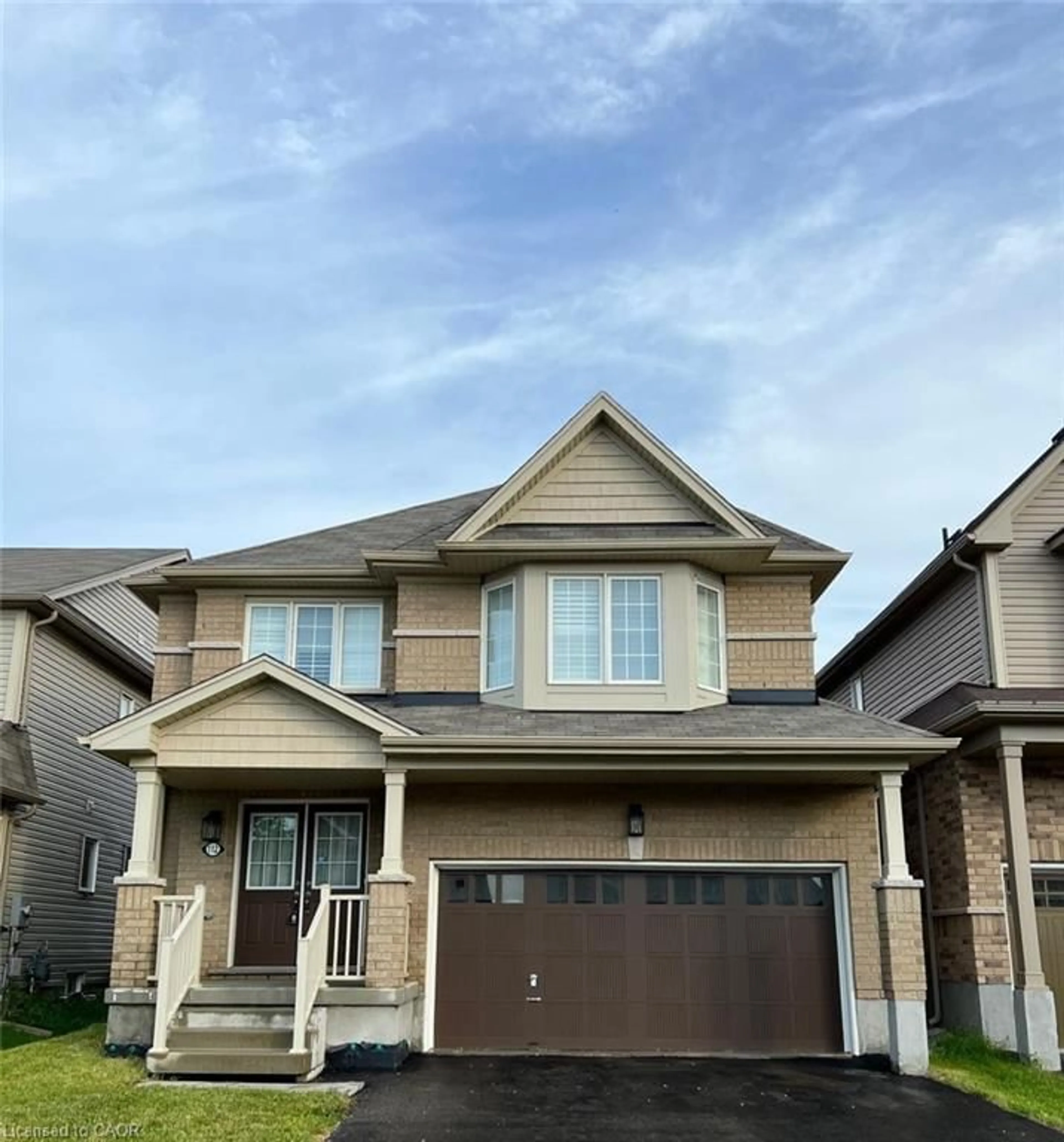 Home with vinyl exterior material, street for 112 Gillespie Dr, Brantford Ontario N3T 0K2