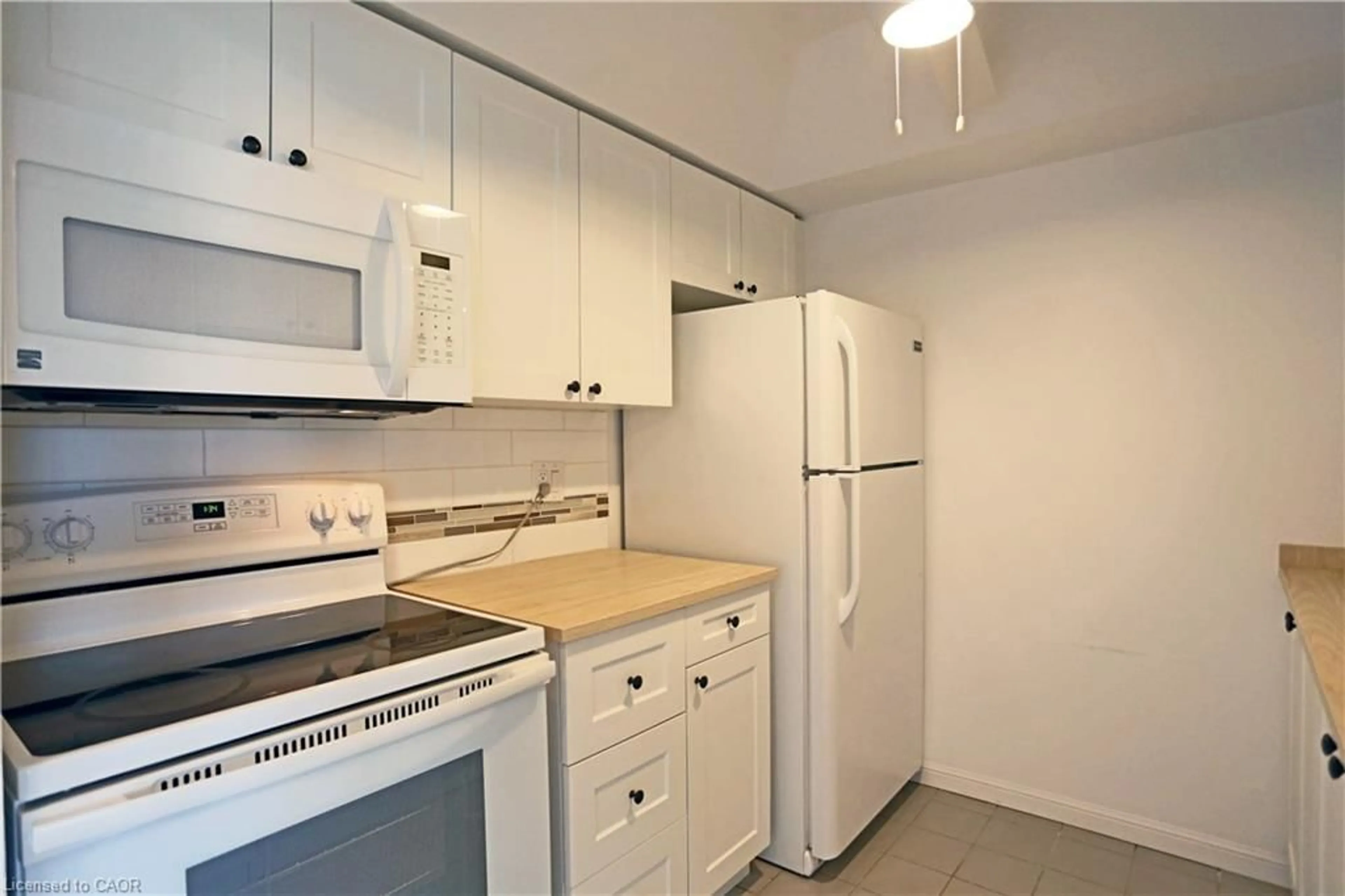 Standard kitchen, unknown for 107 Bagot St #411, Guelph Ontario N1H 8H5