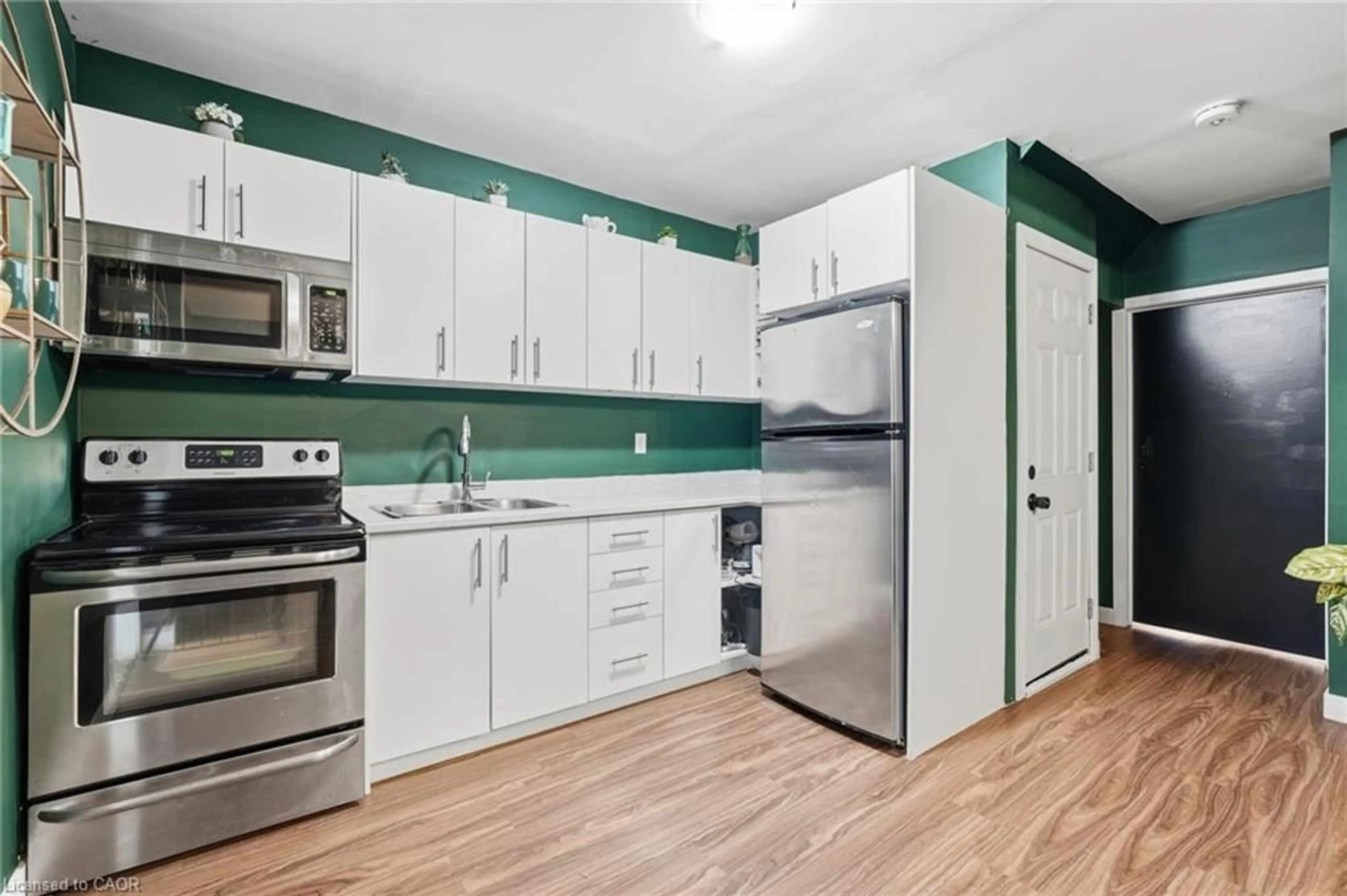 Standard kitchen, unknown for 305 Cannon St, Hamilton Ontario L8L 2B7