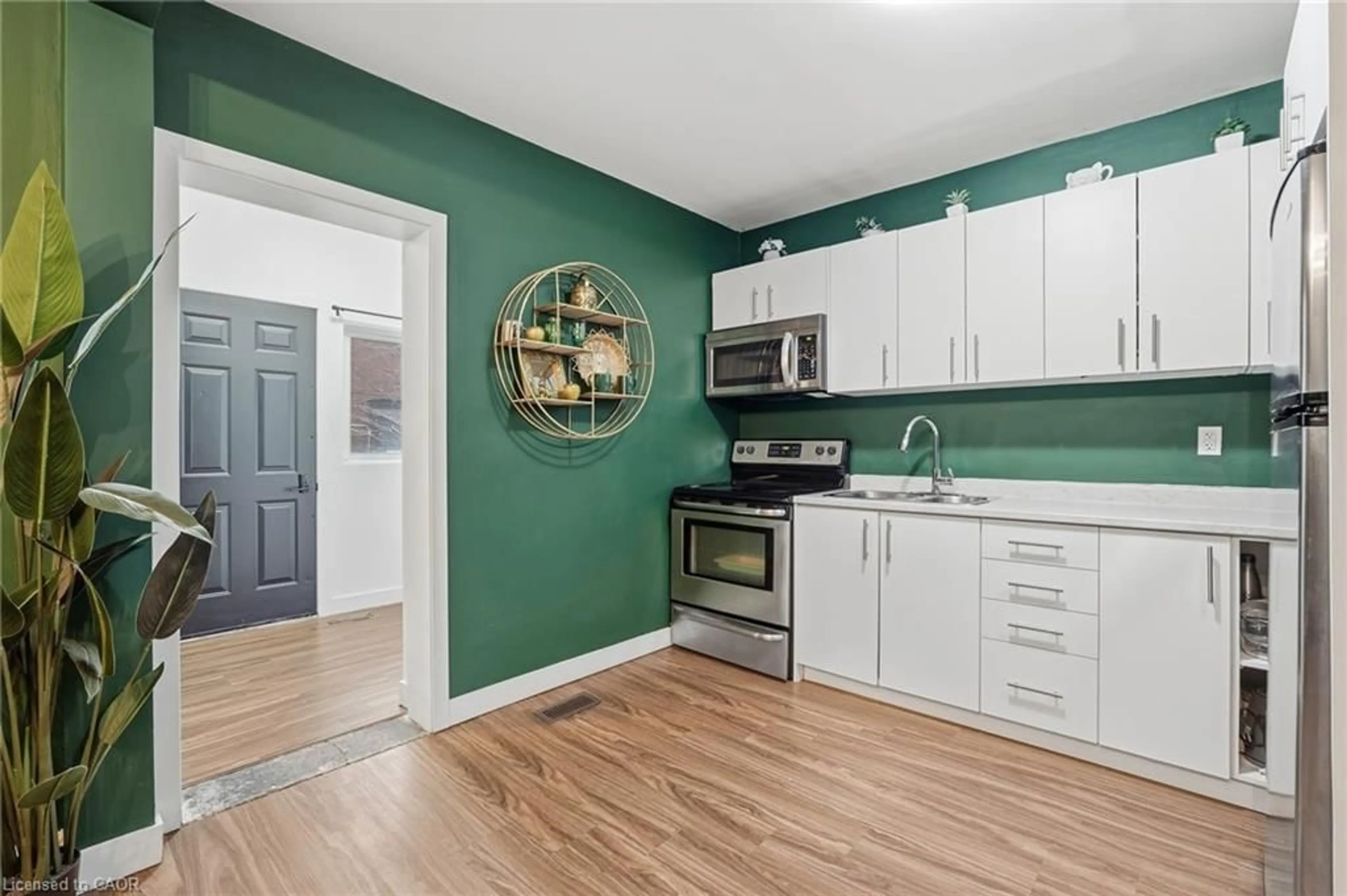 Standard kitchen, unknown for 305 Cannon St, Hamilton Ontario L8L 2B7