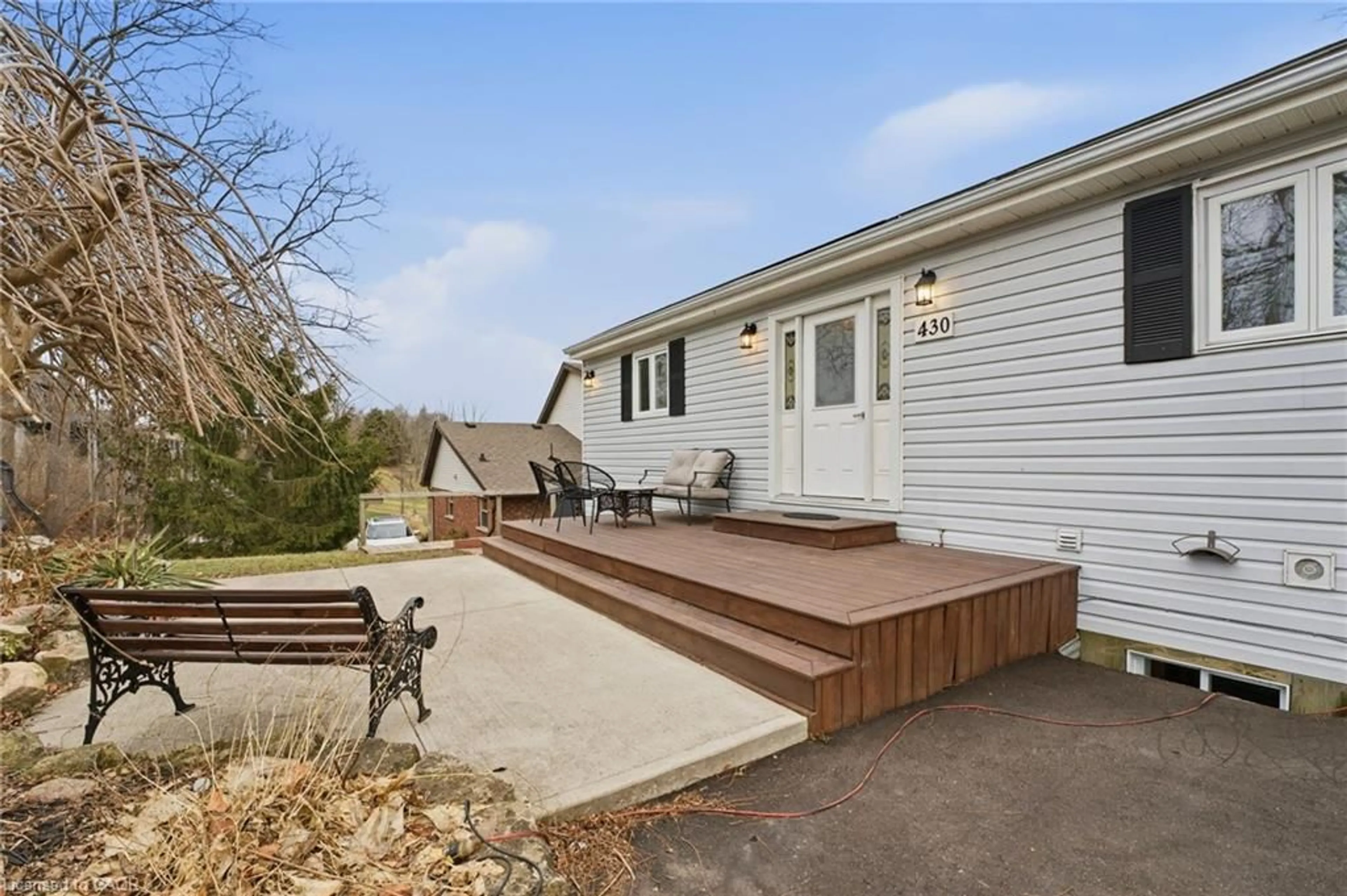 Patio, street for 430 Winniett St, Caledonia Ontario N3W 1E4