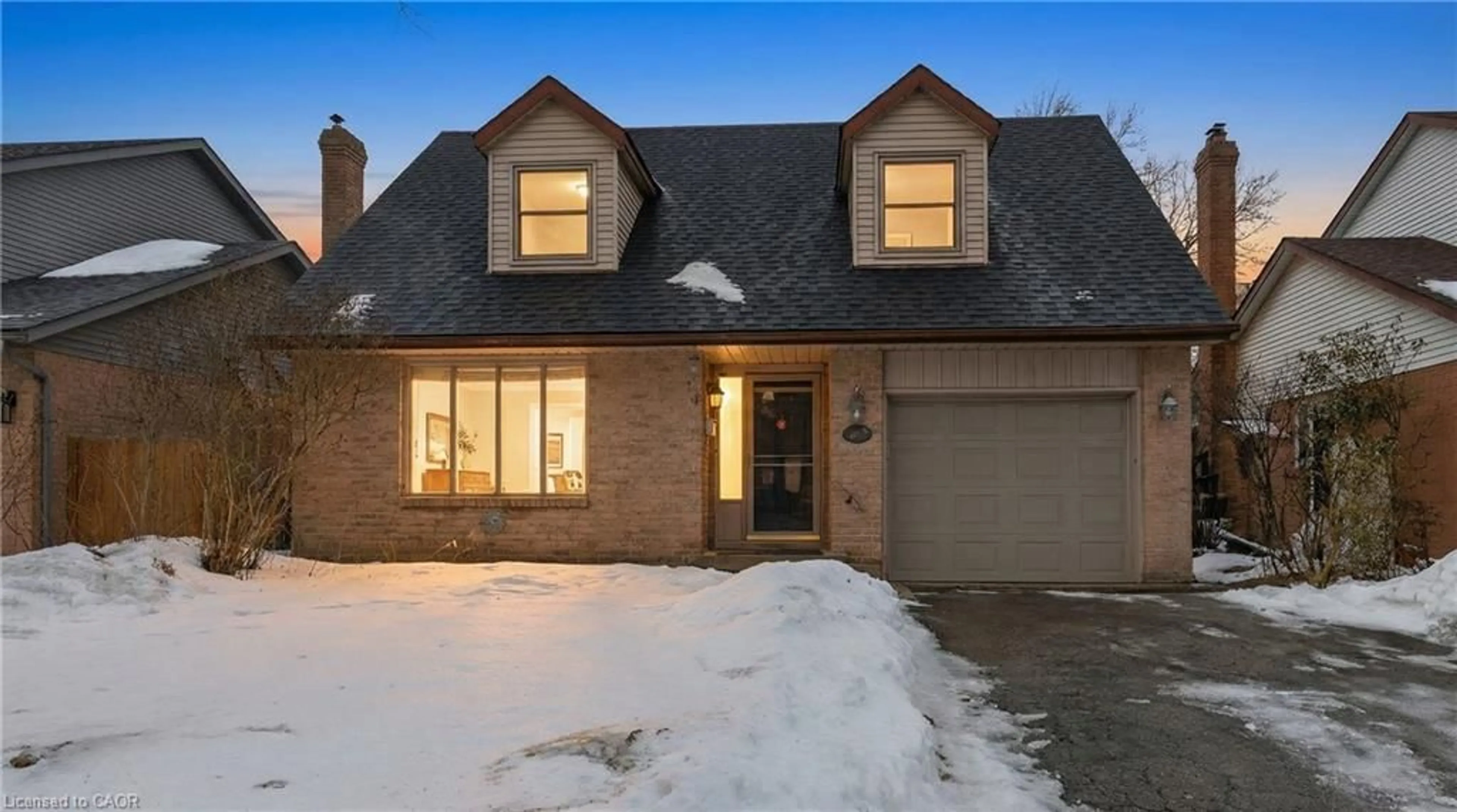 Home with brick exterior material, street for 95 Scenic Wood Cres, Kitchener Ontario N2A 3N2