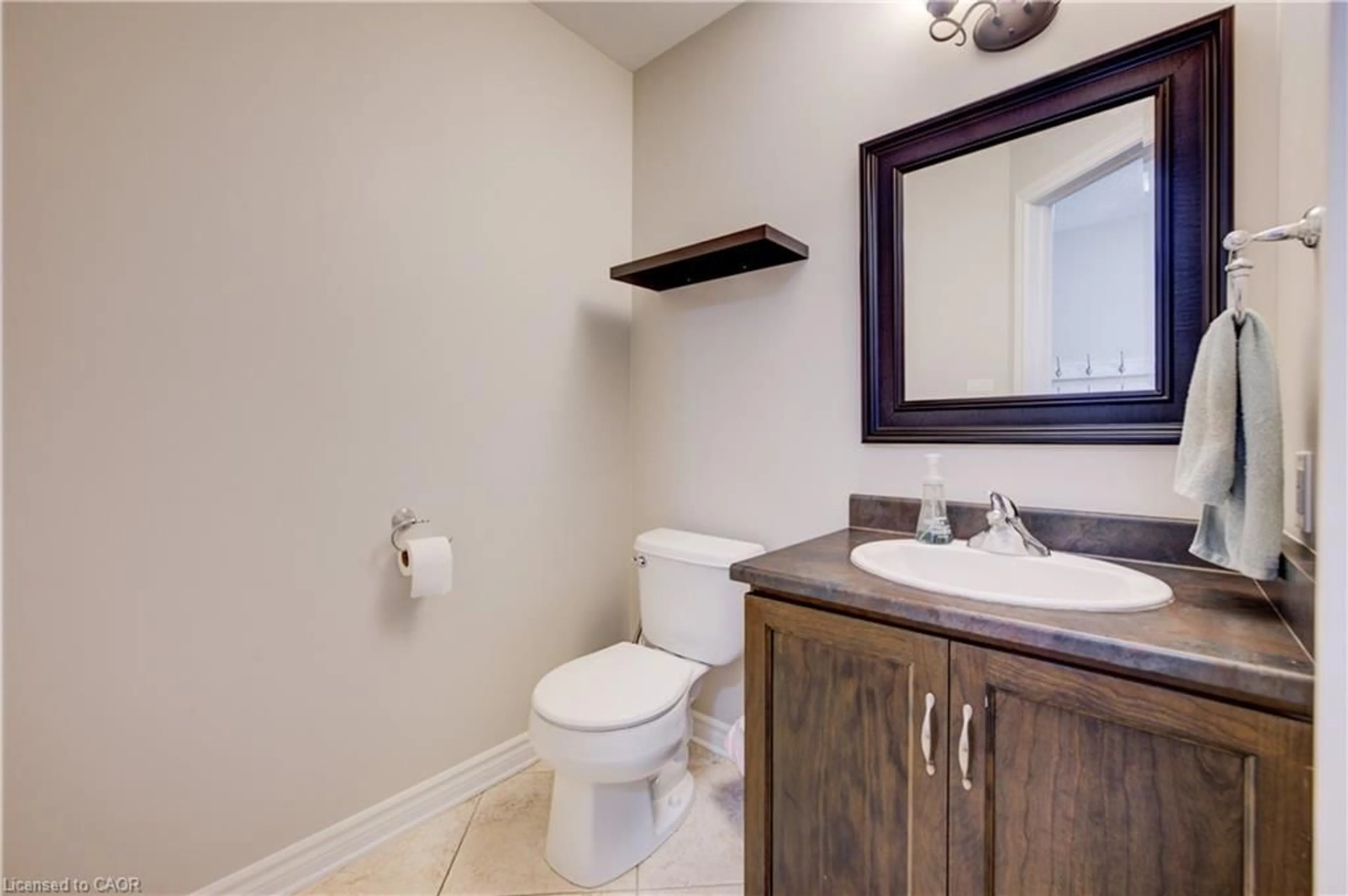 Standard bathroom, unknown for 34 Harrison St, Stratford Ontario N5A 0A4