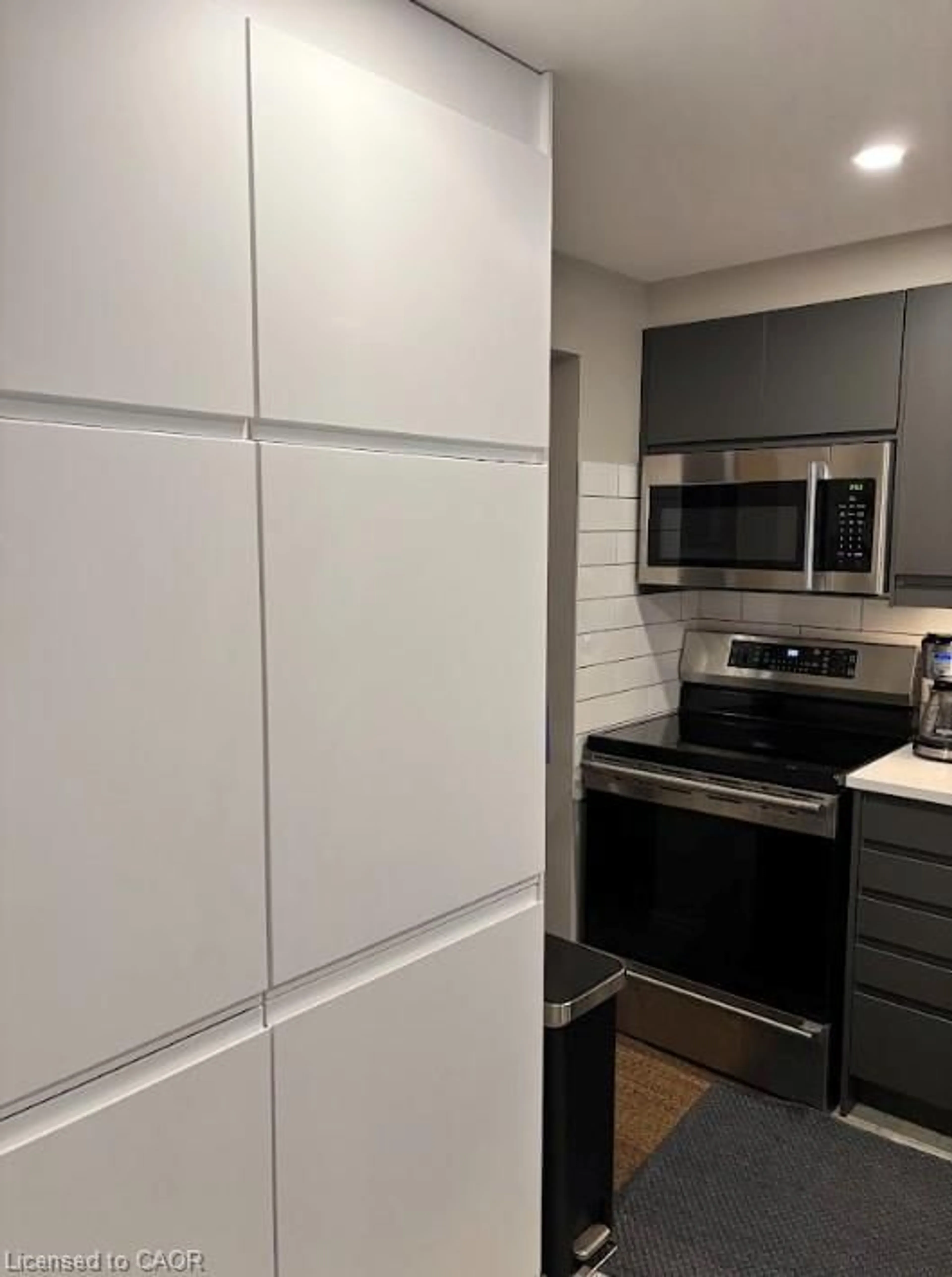 Standard kitchen, unknown for 215 Glamis Rd #39, Cambridge Ontario N1R 6V8