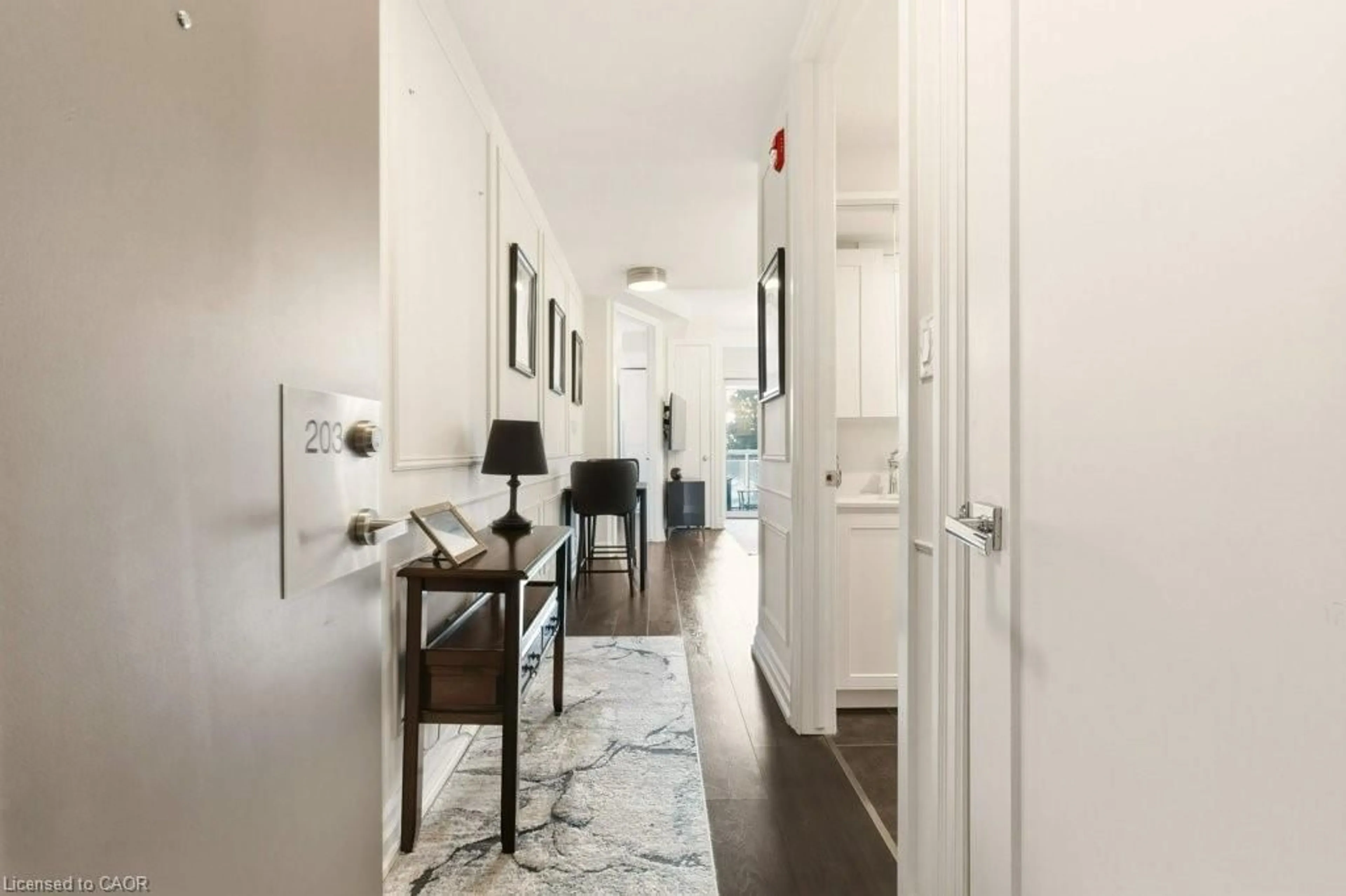 Indoor entryway for 4040 Upper Middle Rd #203, Burlington Ontario L7M 0H2