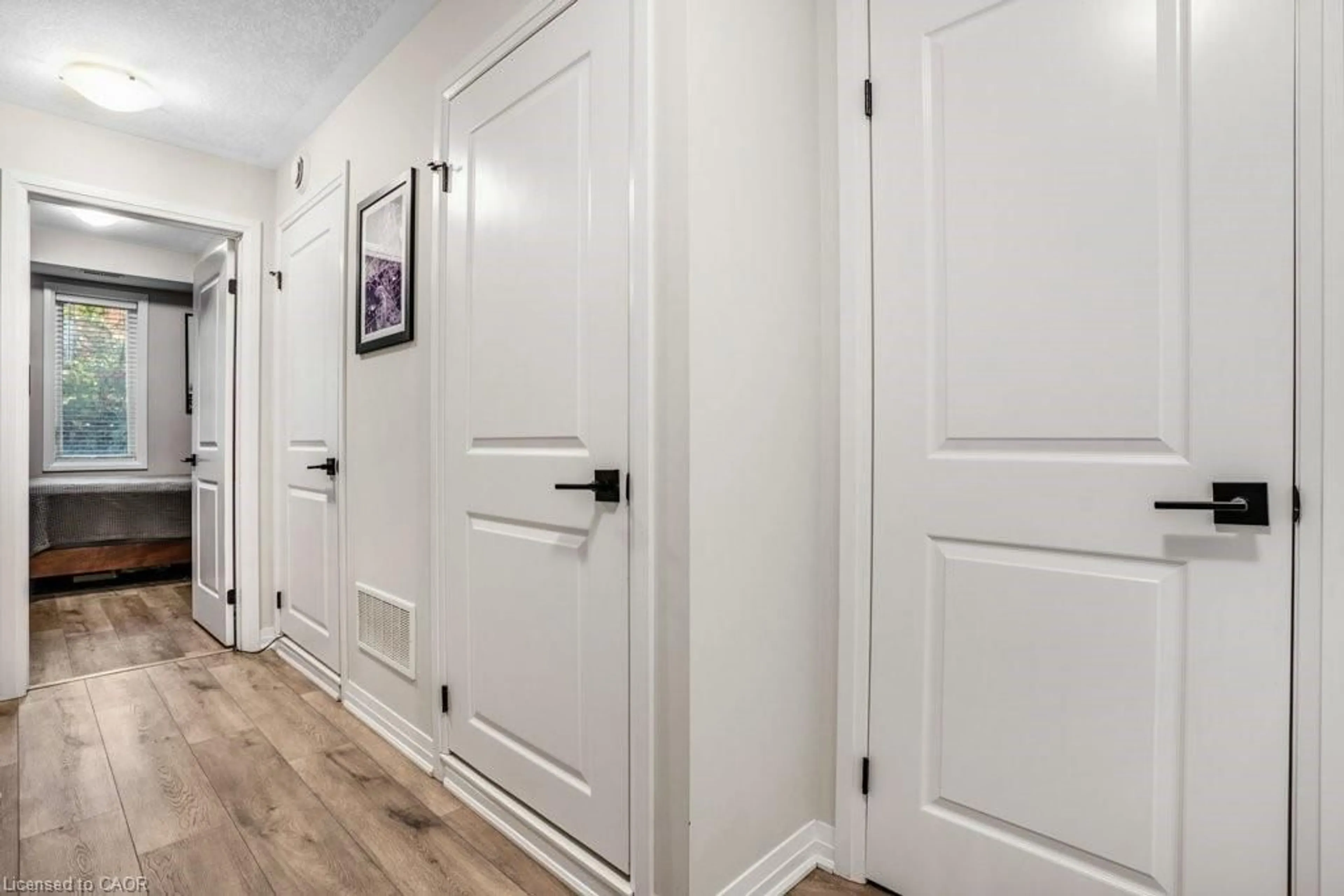 Indoor entryway for 25 Isherwood Ave #32, Cambridge Ontario N1R 0E2