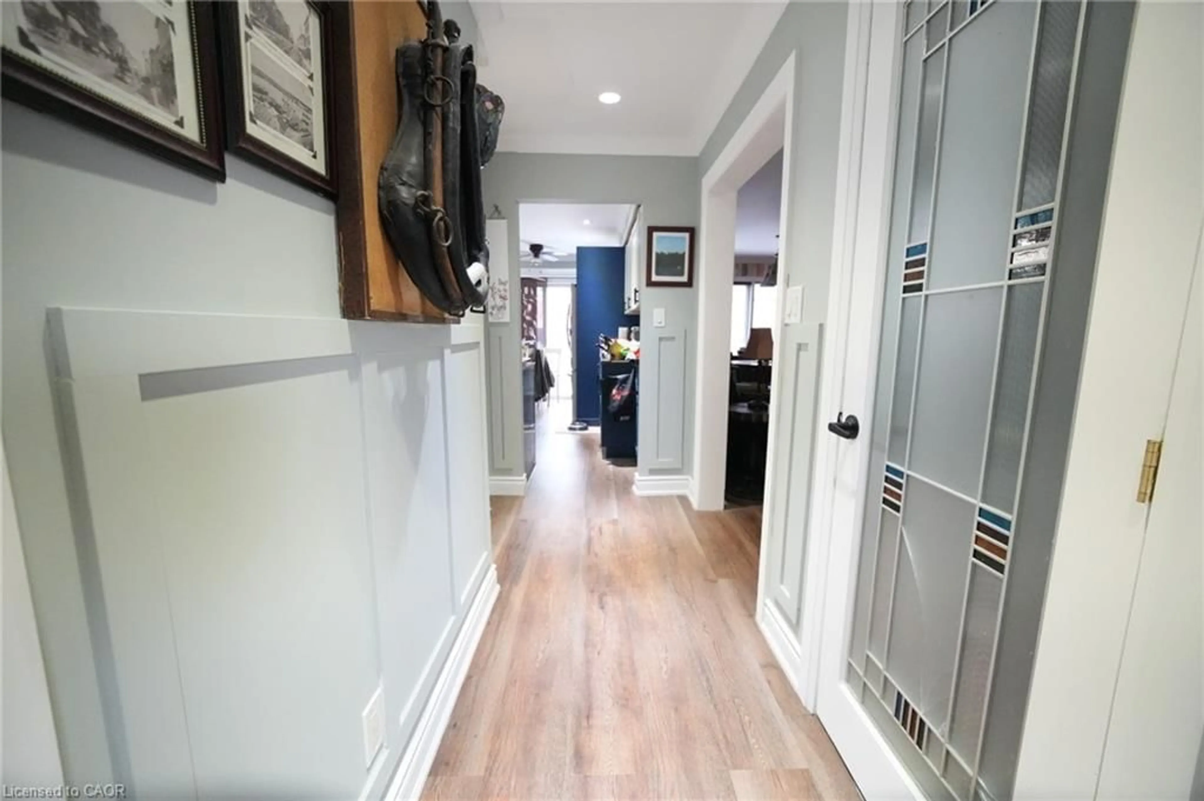 Indoor entryway for 42 Ripley Cres, Brampton Ontario L6Y 5C4
