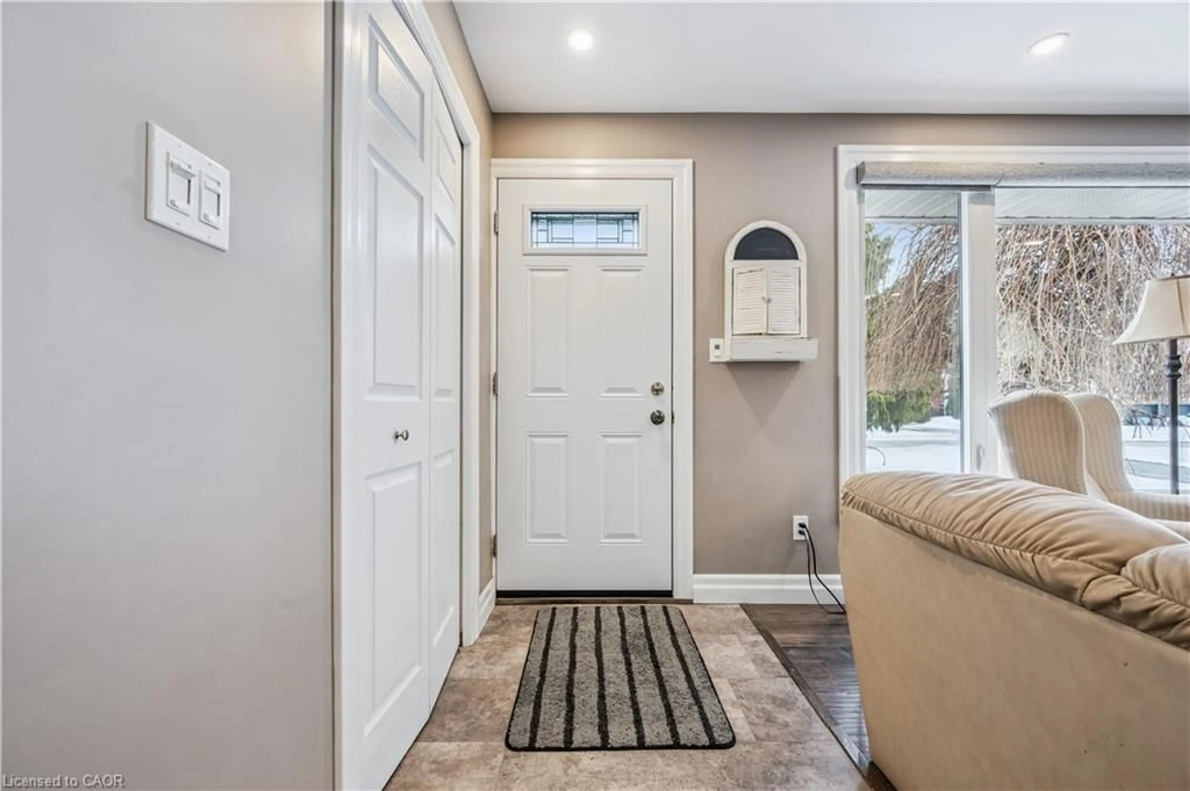 Indoor entryway for 3972 Burns St, Shakespeare Ontario N0B 2P0