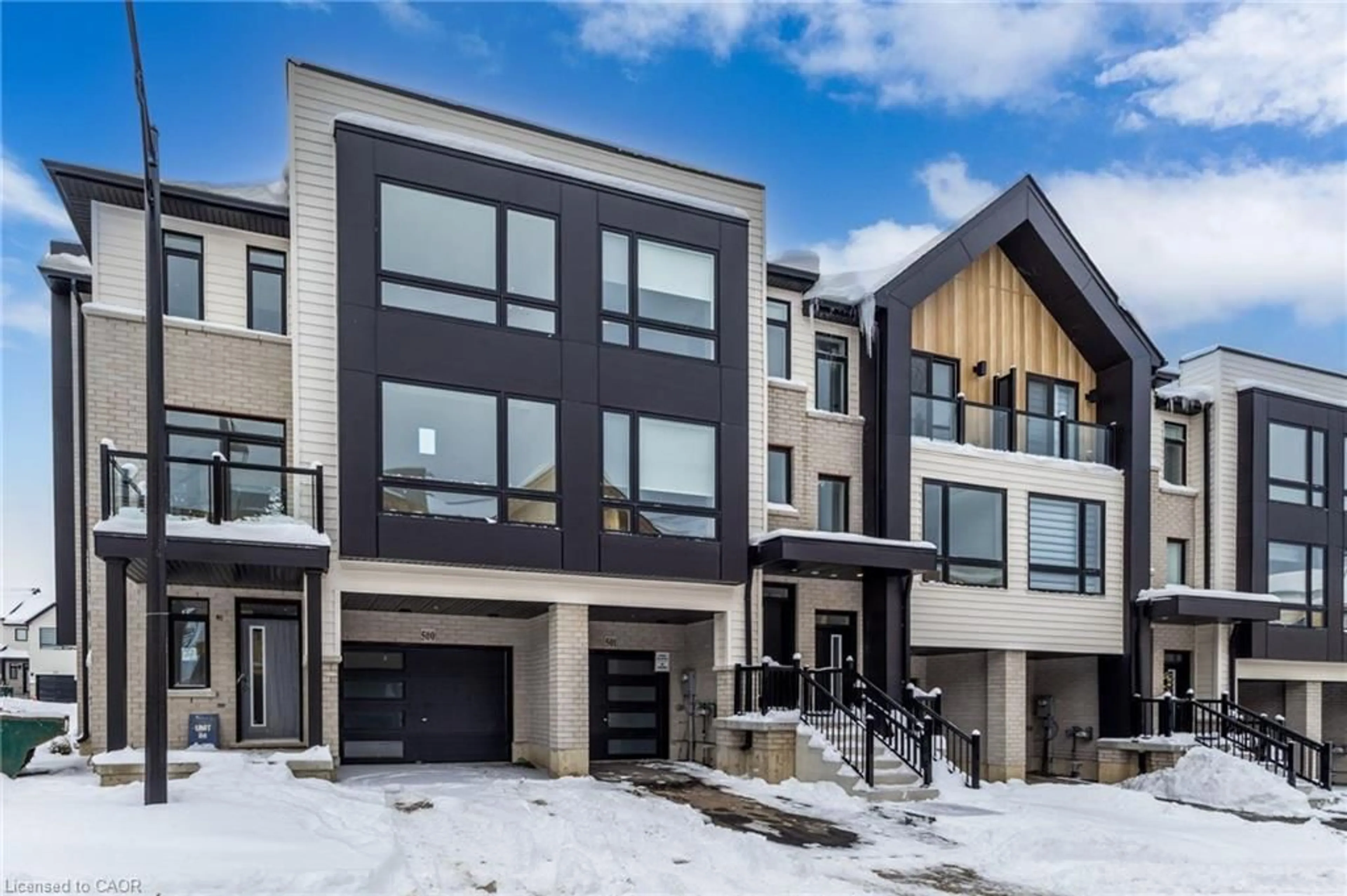 Home with brick exterior material, unknown for 4040 Mountain St #501, Grimsby Ontario L3J 2J6