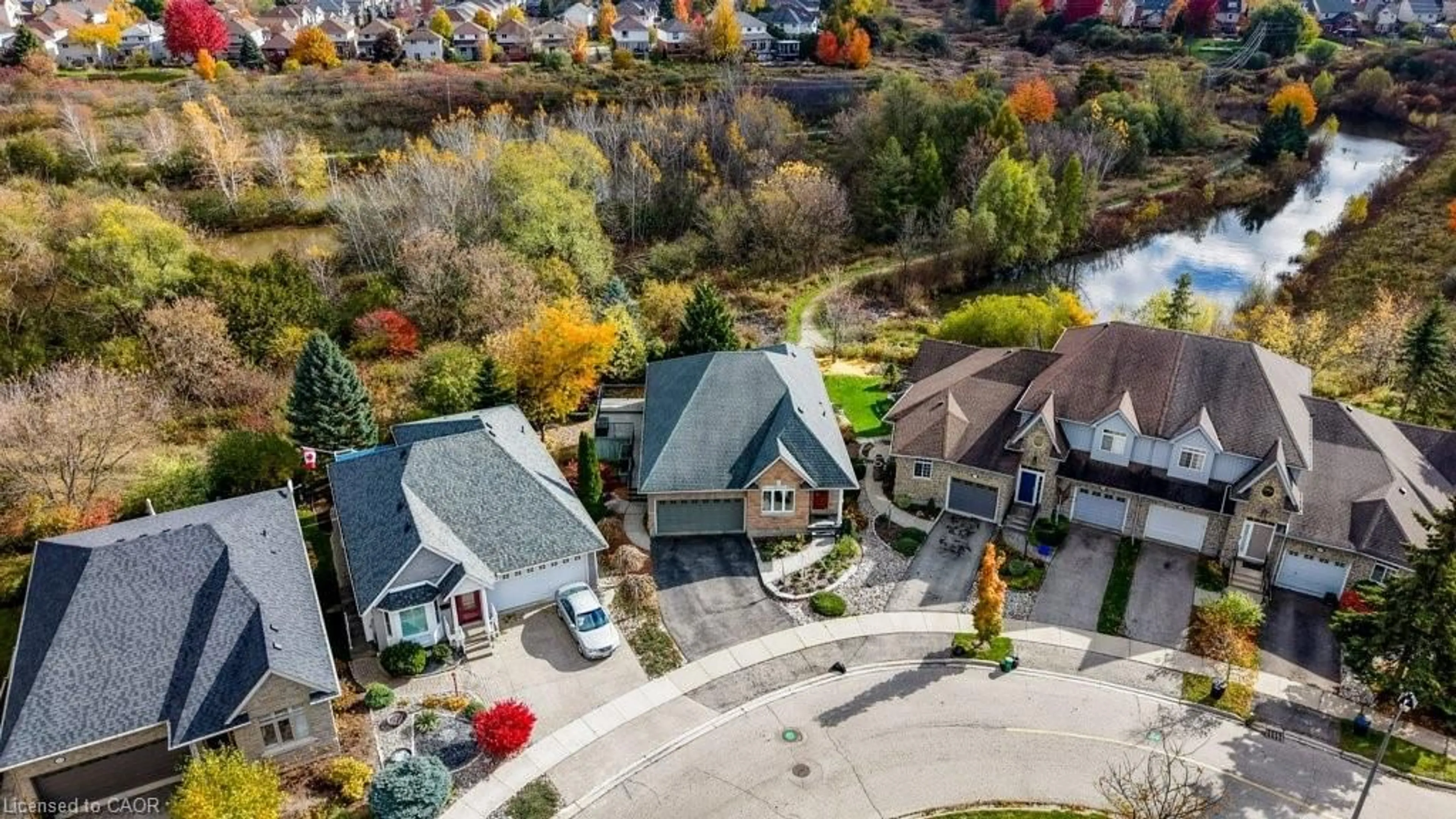 A pic from outside/outdoor area/front of a property/back of a property/a pic from drone, street for 508 Rheinland Pl, Waterloo Ontario N2V 2M9