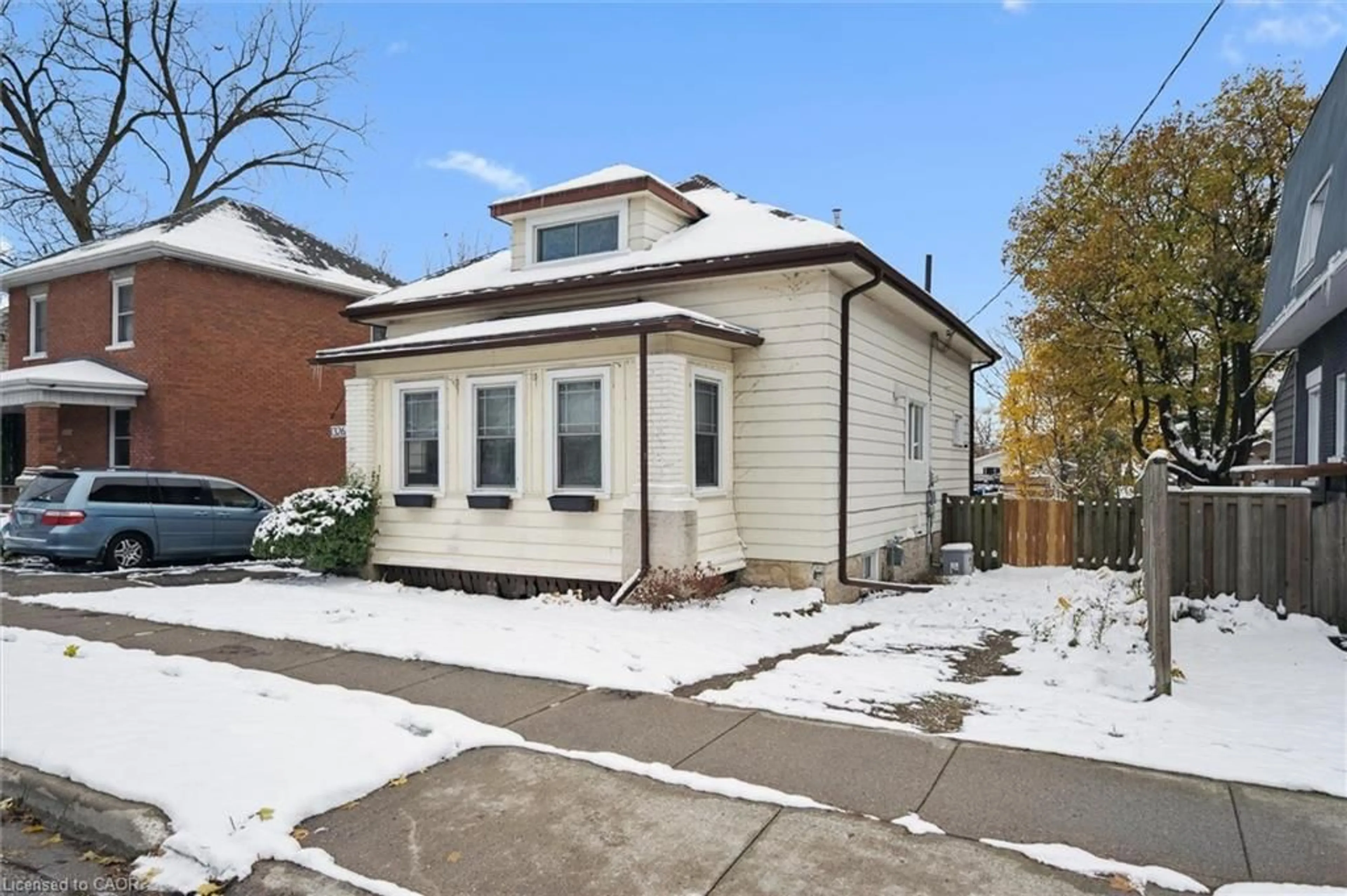 Home with brick exterior material, street for 1326 Queenston Rd, Cambridge Ontario N3H 3L4