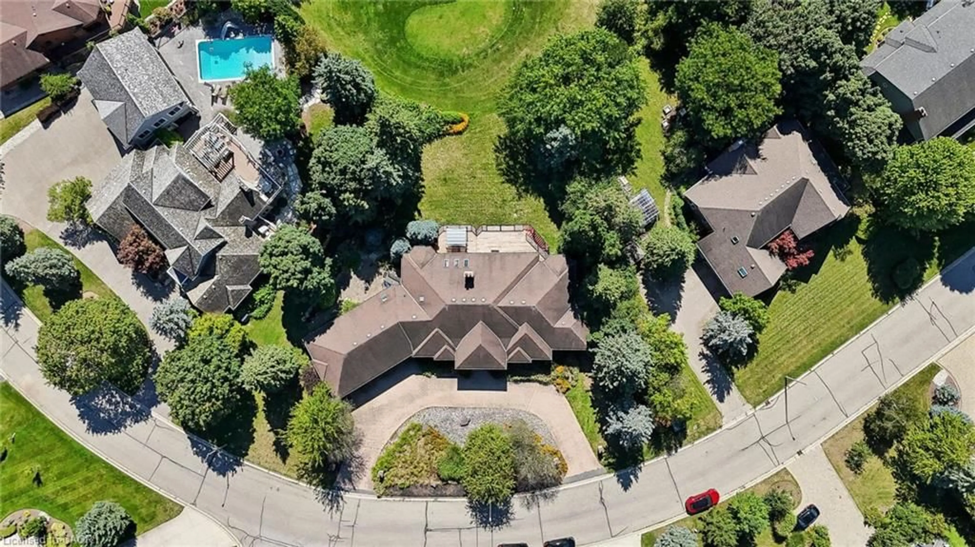 A pic from outside/outdoor area/front of a property/back of a property/a pic from drone, street for 231 Golf Course Rd, Conestogo Ontario N0B 1N0