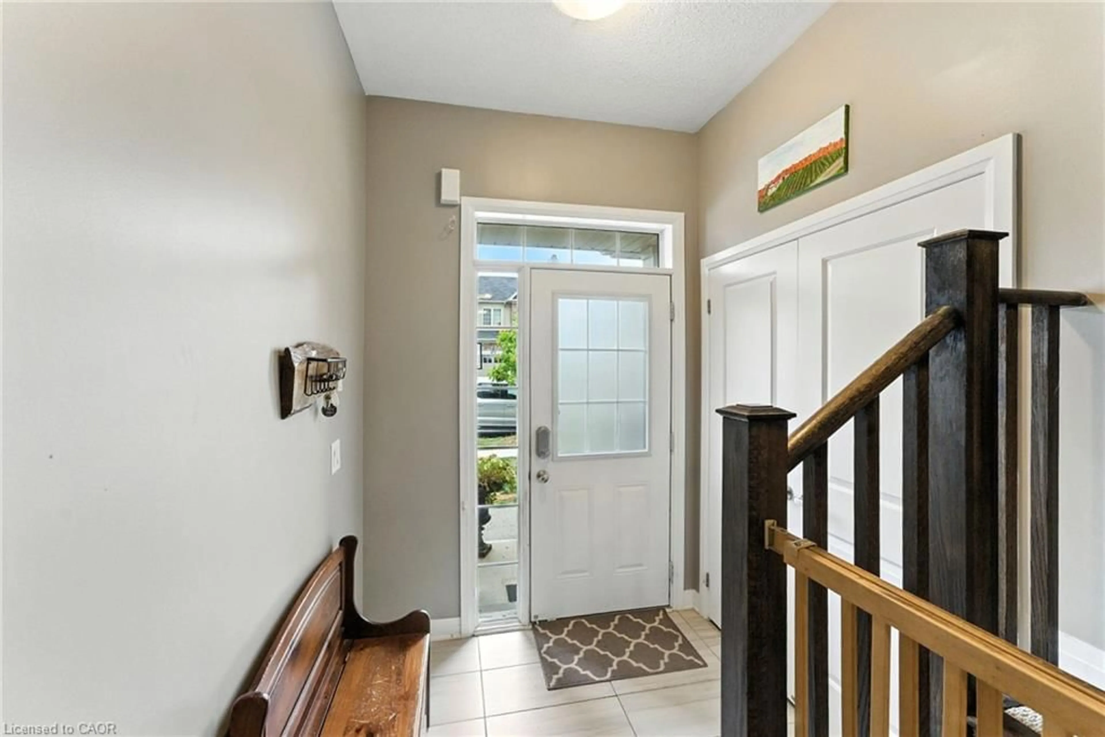 Indoor entryway for 4071 Fracchioni Dr, Beamsville Ontario L3J 0R5
