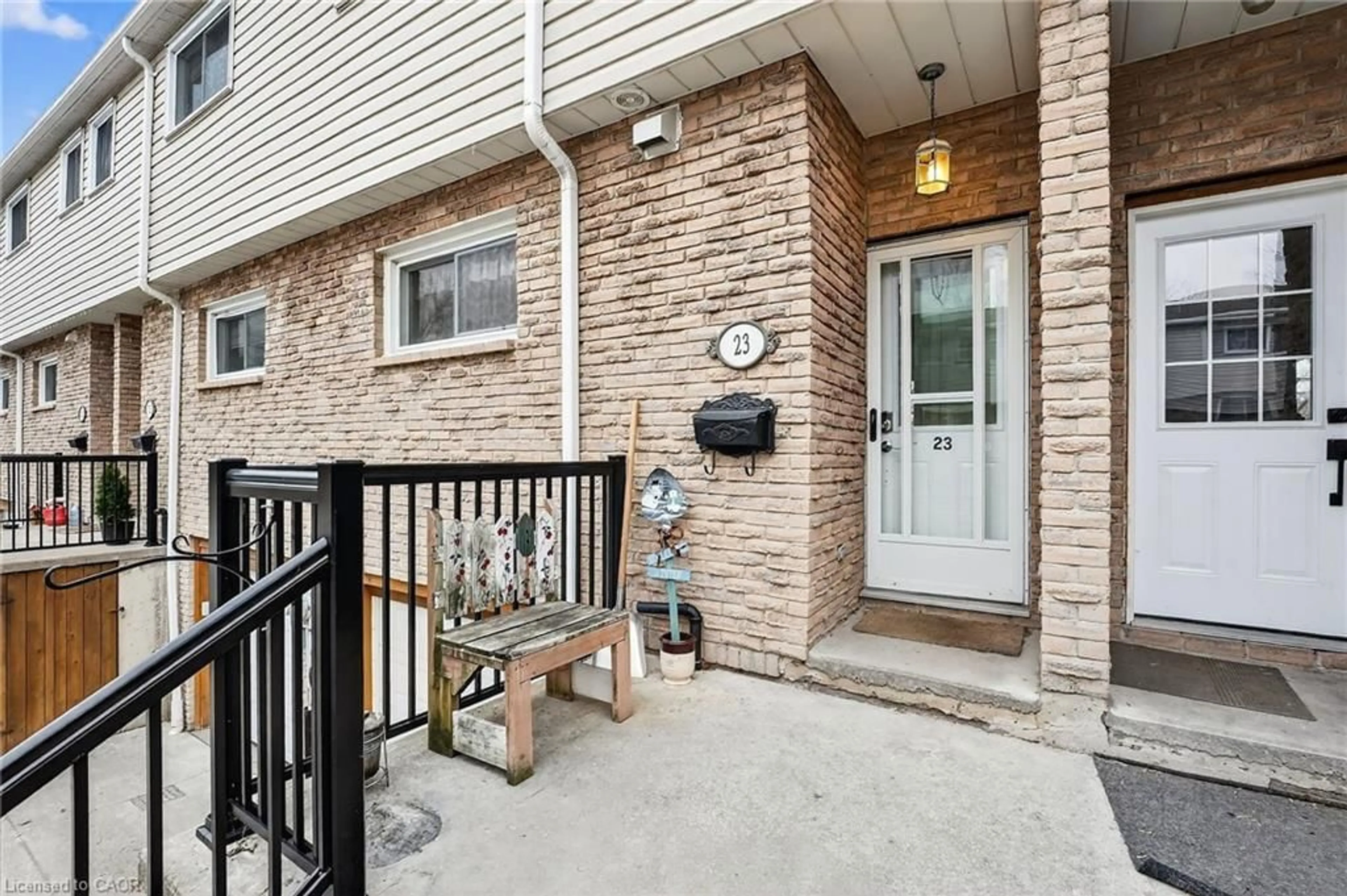 Indoor entryway for 149 St Catharines St #23, Smithville Ontario L0R 2A0