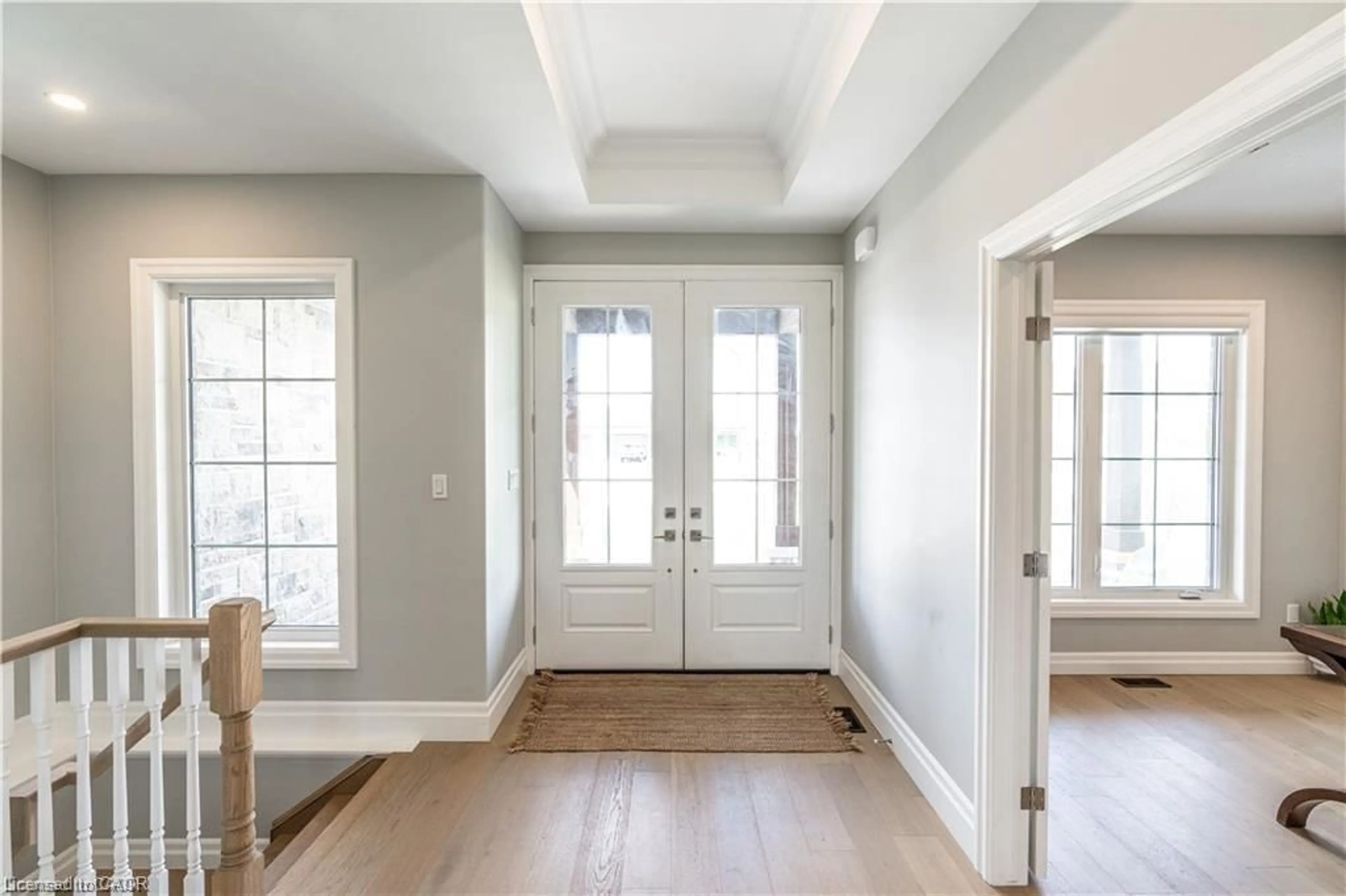 Indoor entryway for 21 Hudson Dr, Brantford Ontario N3T 0V6