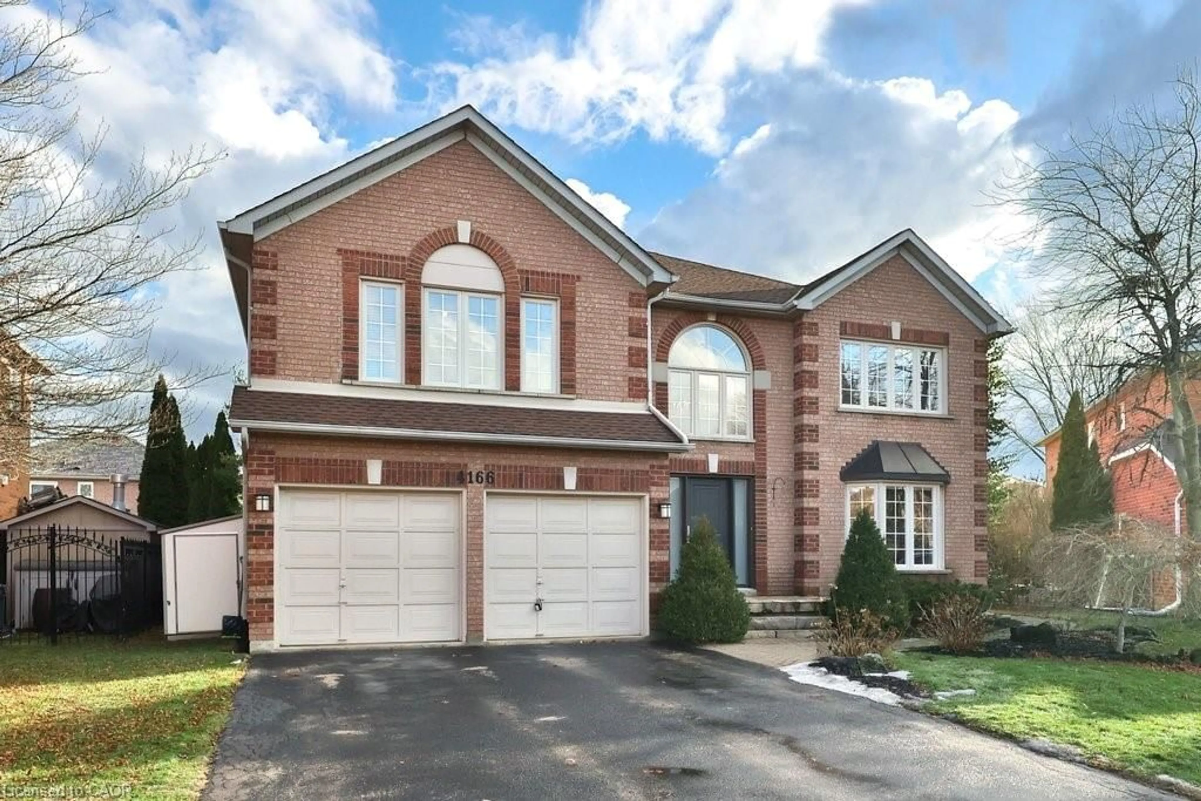 Home with brick exterior material, street for 4166 Susan Crt, Burlington Ontario L7M 4E9