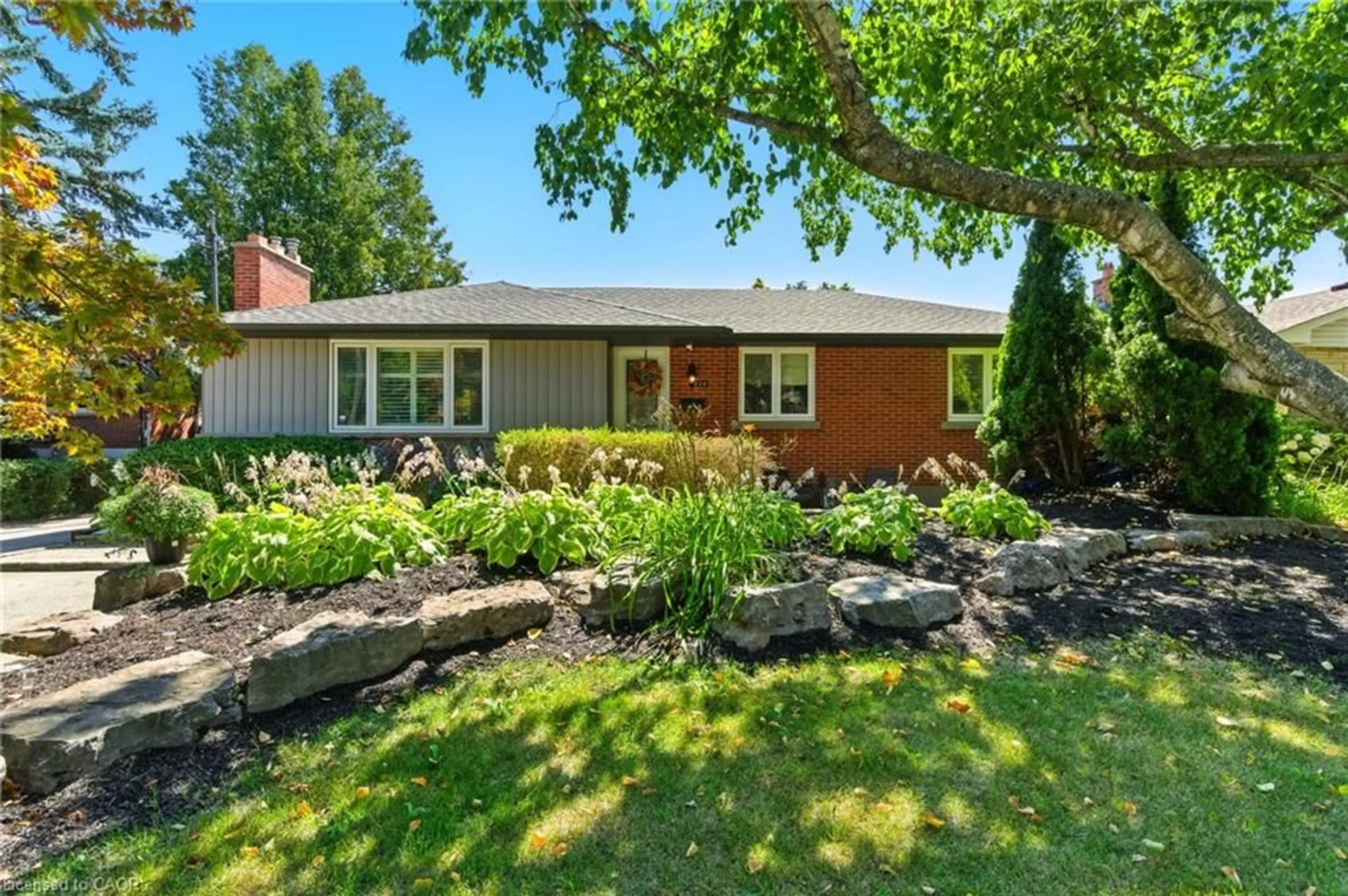 Home with brick exterior material, street for 2224 Ghent Ave, Burlington Ontario L7R 1Y7