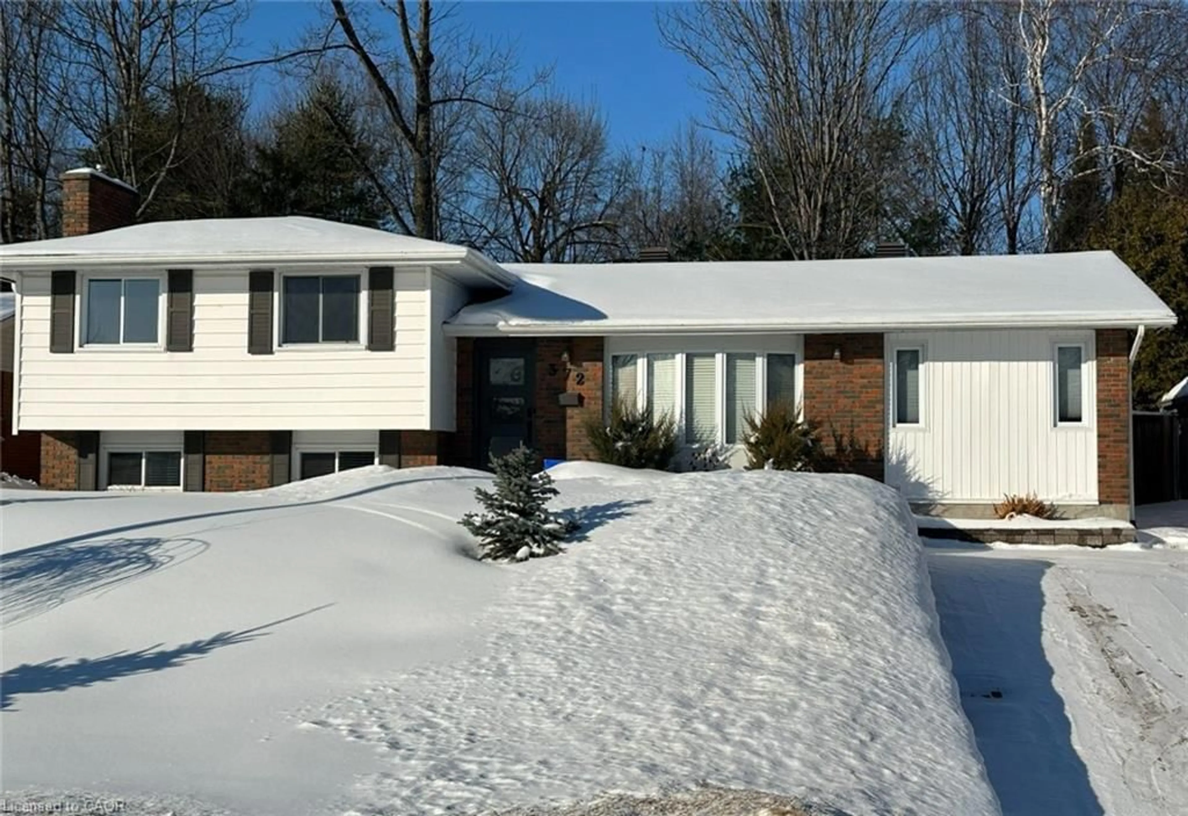Home with vinyl exterior material, street for 372 Camelot Dr, North Bay Ontario P1A 3K7