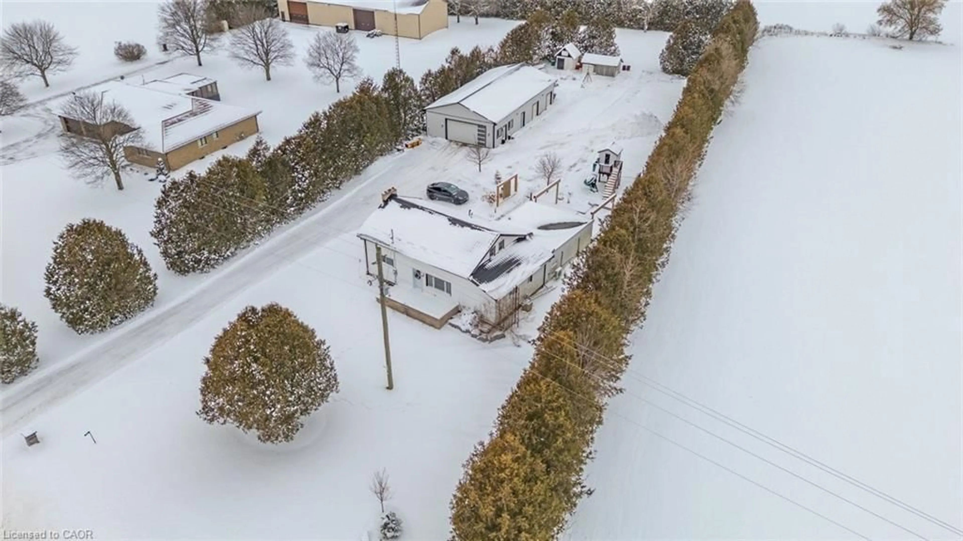 A pic from outside/outdoor area/front of a property/back of a property/a pic from drone, street for 95 Brantford Rd, Delhi Ontario N4B 2W5
