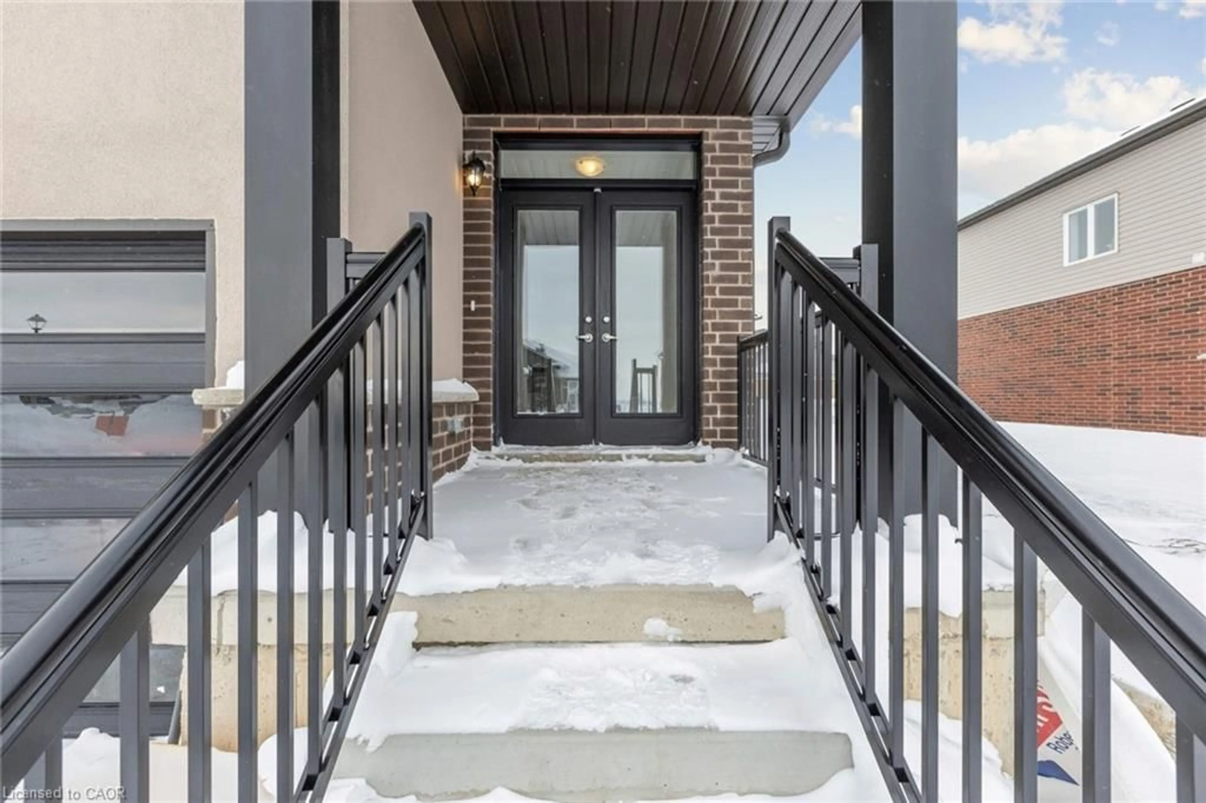 Indoor entryway for 123 Maple St, Drayton Ontario N0G 1P0