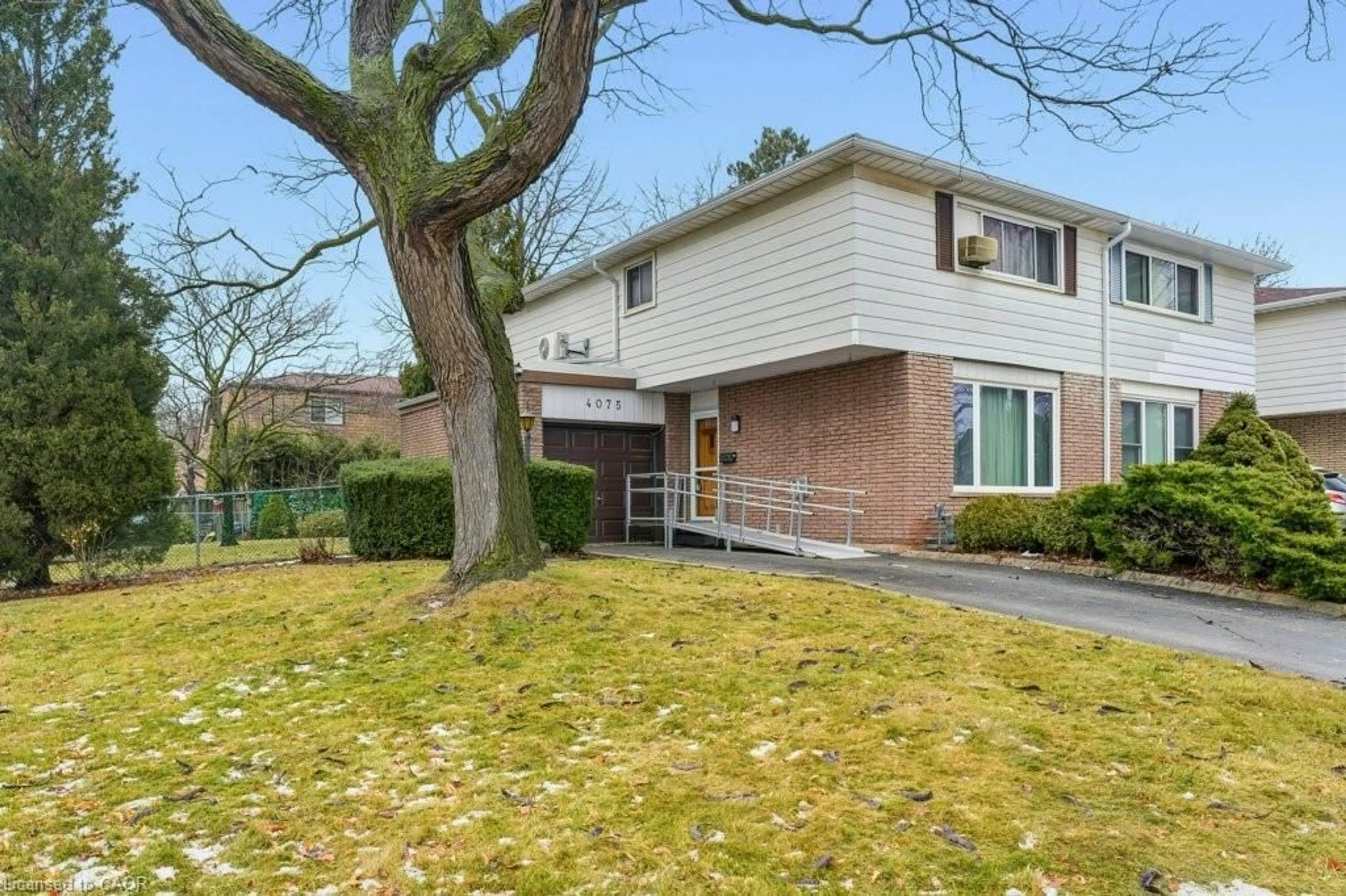 Home with brick exterior material, street for 4075 Stephanie St, Burlington Ontario L7L 1W9