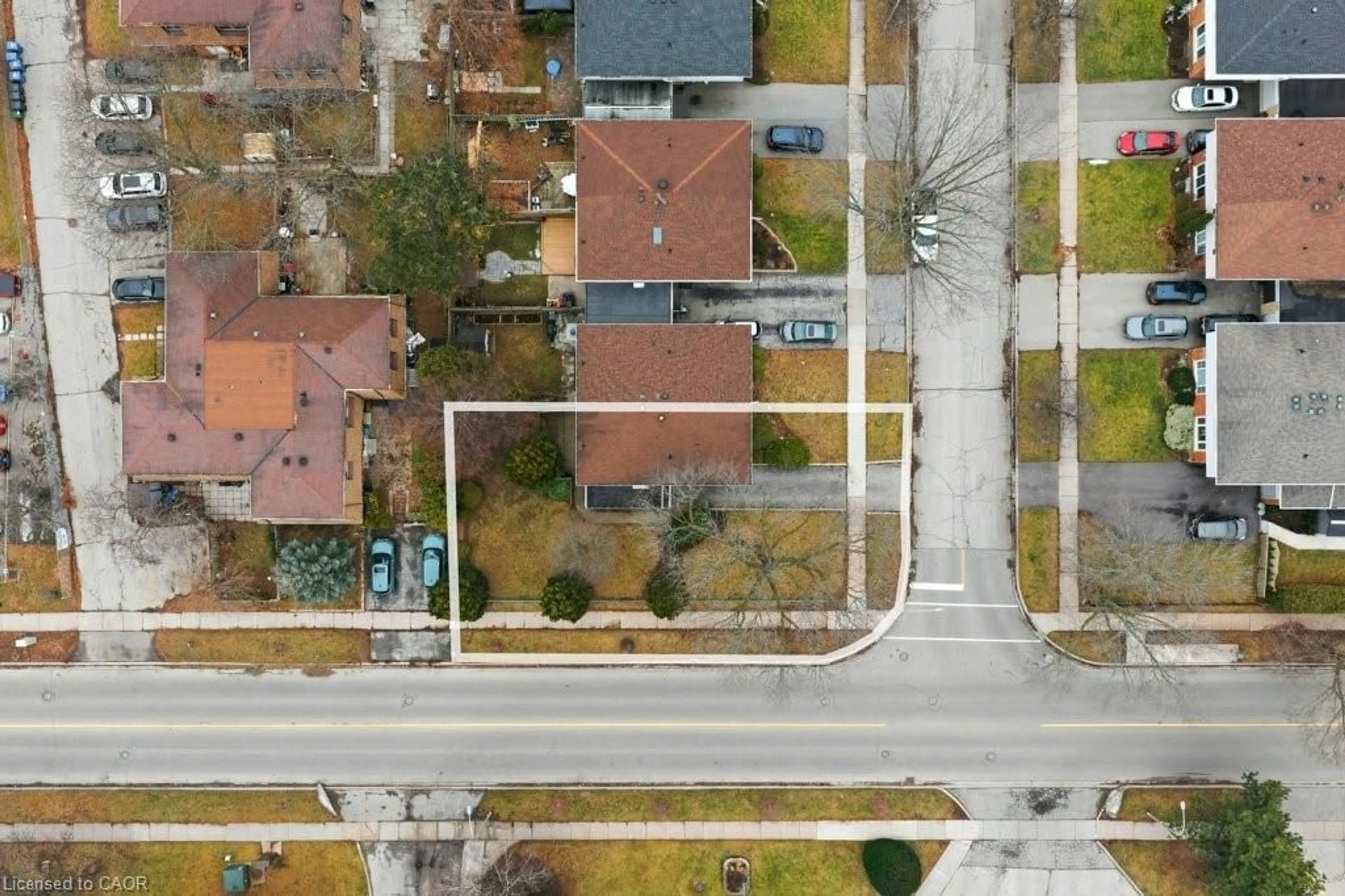 A pic from outside/outdoor area/front of a property/back of a property/a pic from drone, street for 4075 Stephanie St, Burlington Ontario L7L 1W9