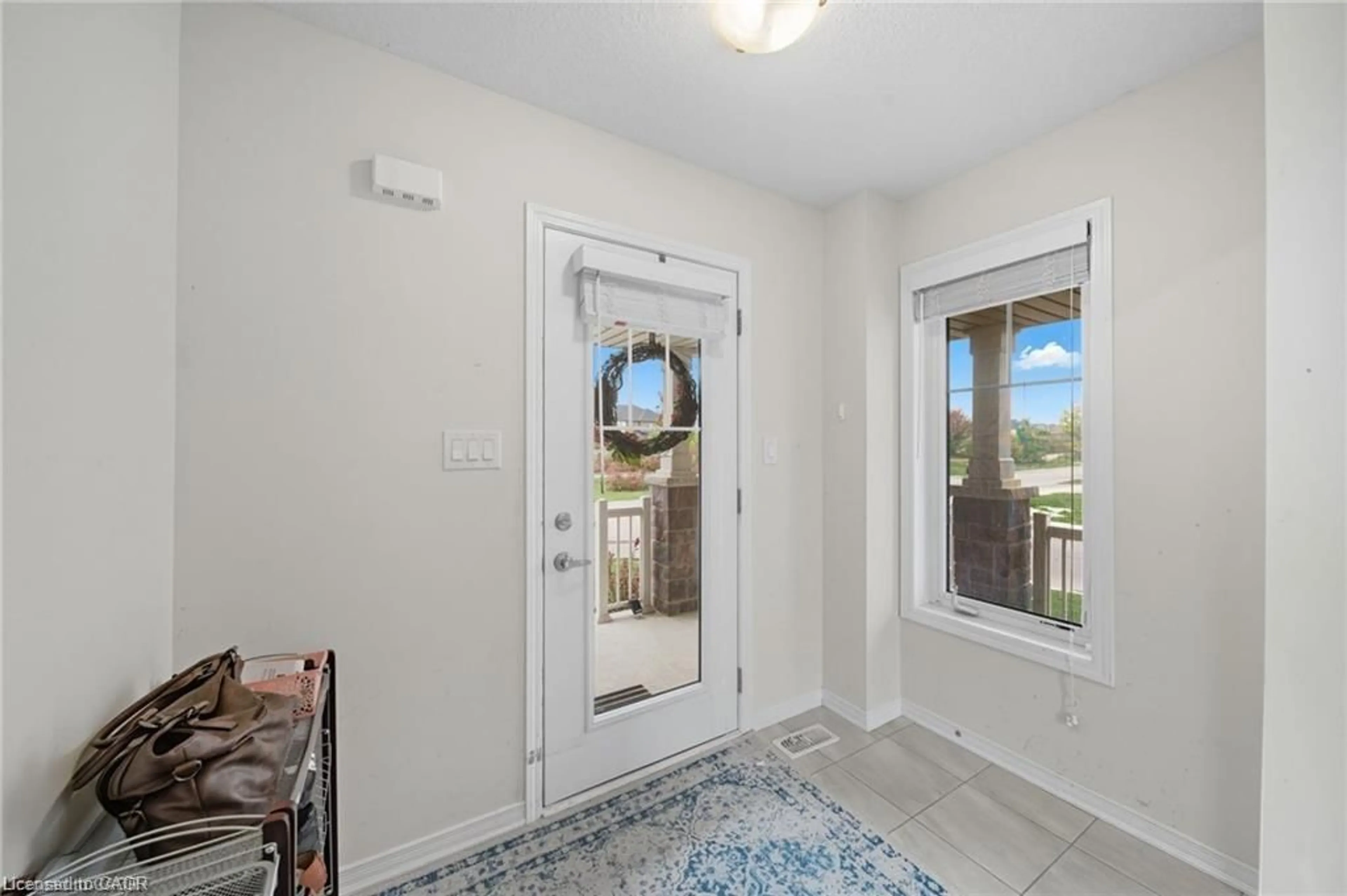 Indoor entryway for 176 Maclachlan Ave, Caledonia Ontario N3W 0E1