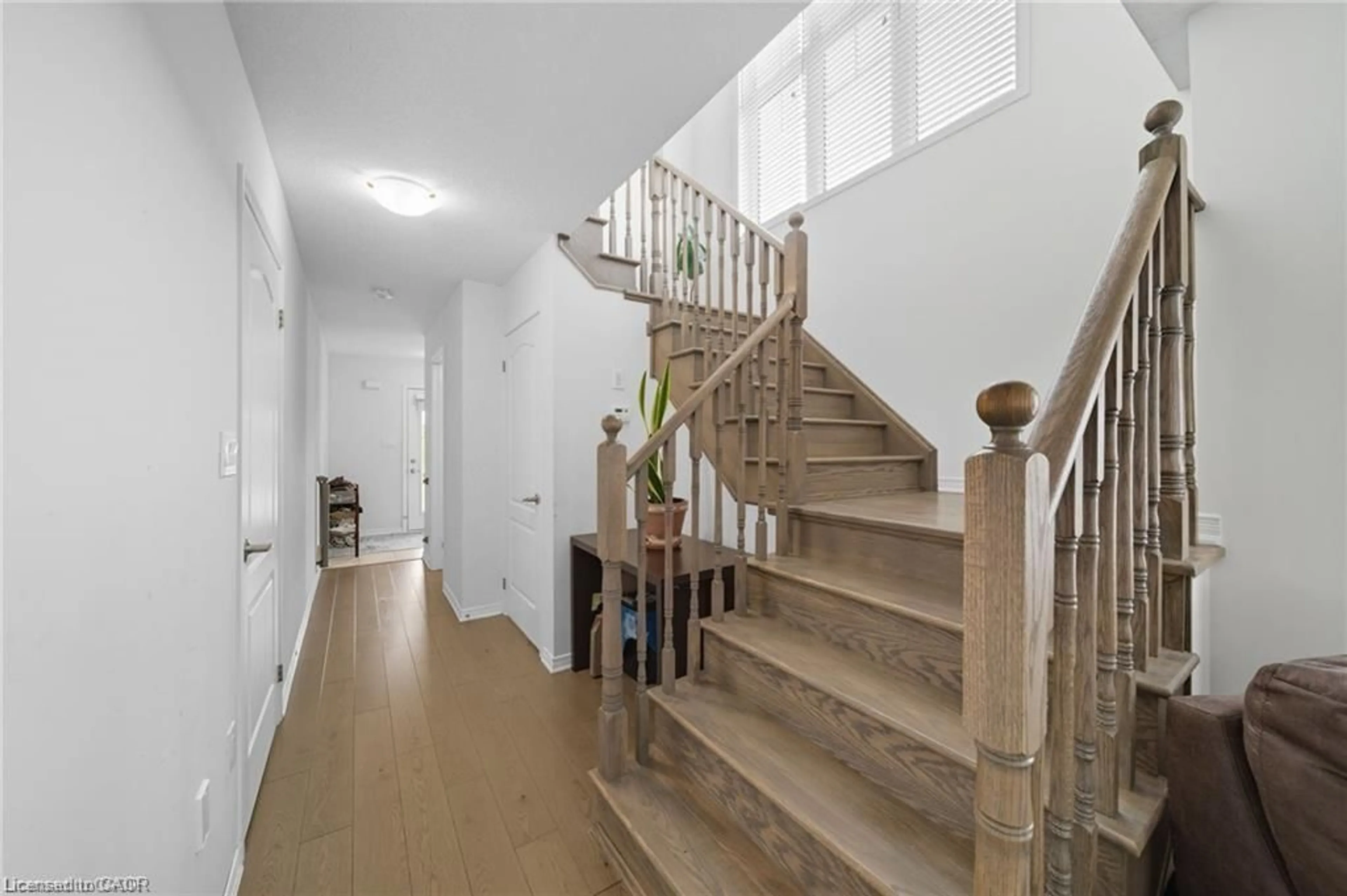 Unknown for 176 Maclachlan Ave, Caledonia Ontario N3W 0E1