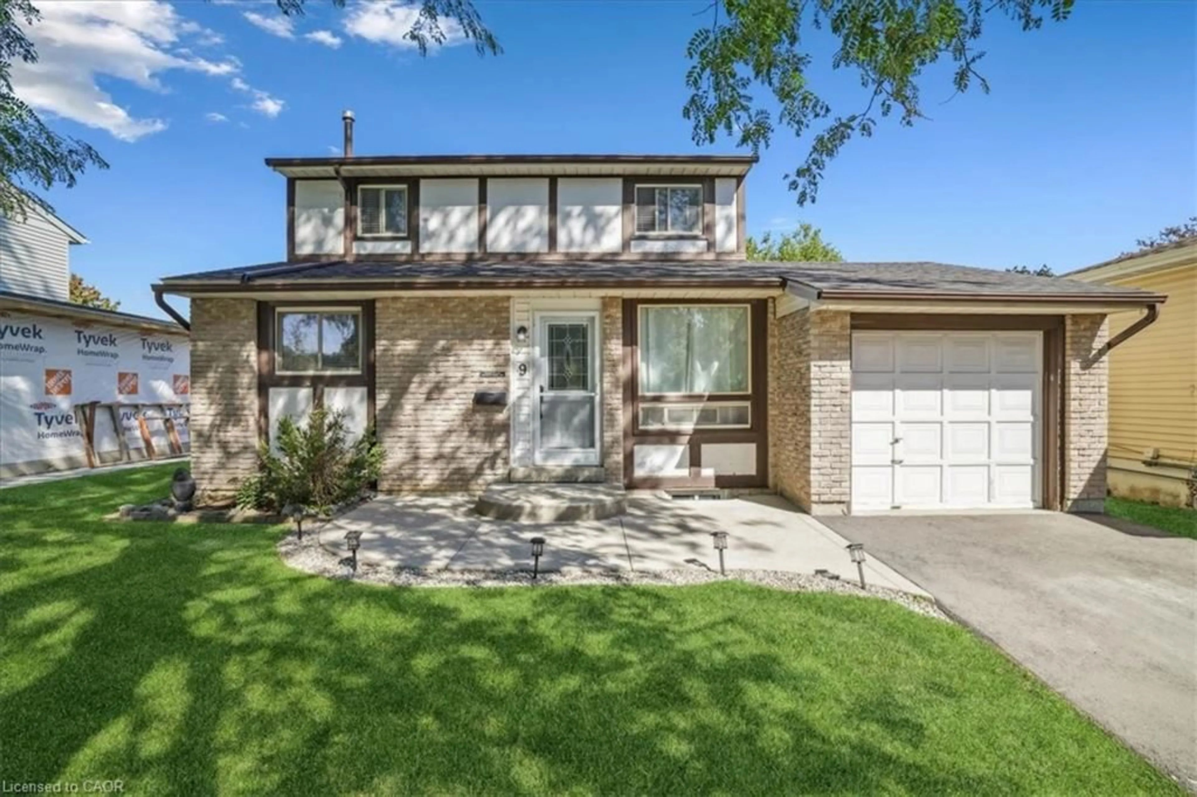 Home with brick exterior material, street for 9 Inglewood St, Brantford Ontario N3P 1A4