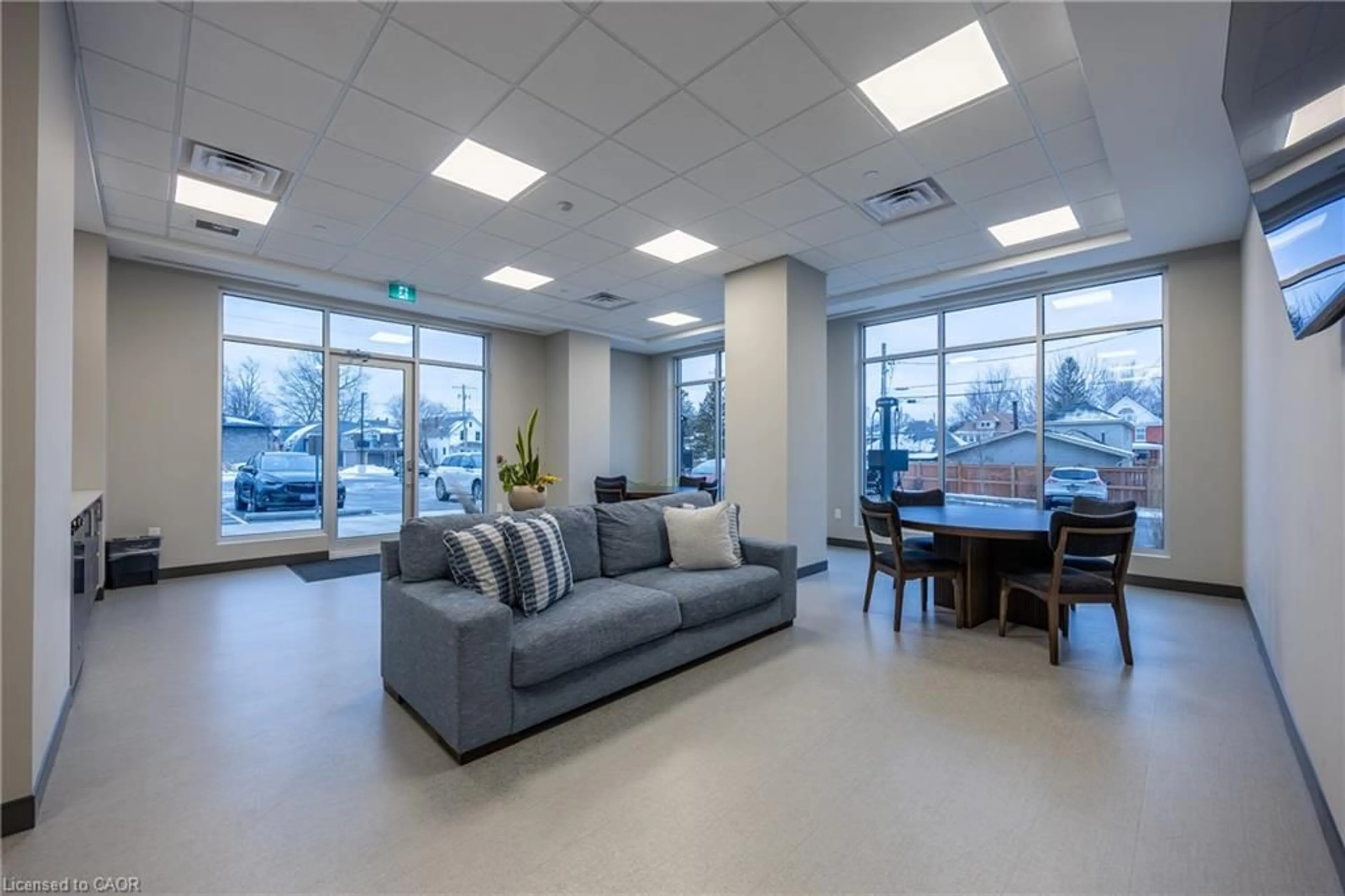 Unknown for 118 West St #201, Port Colborne Ontario L3K 4E6