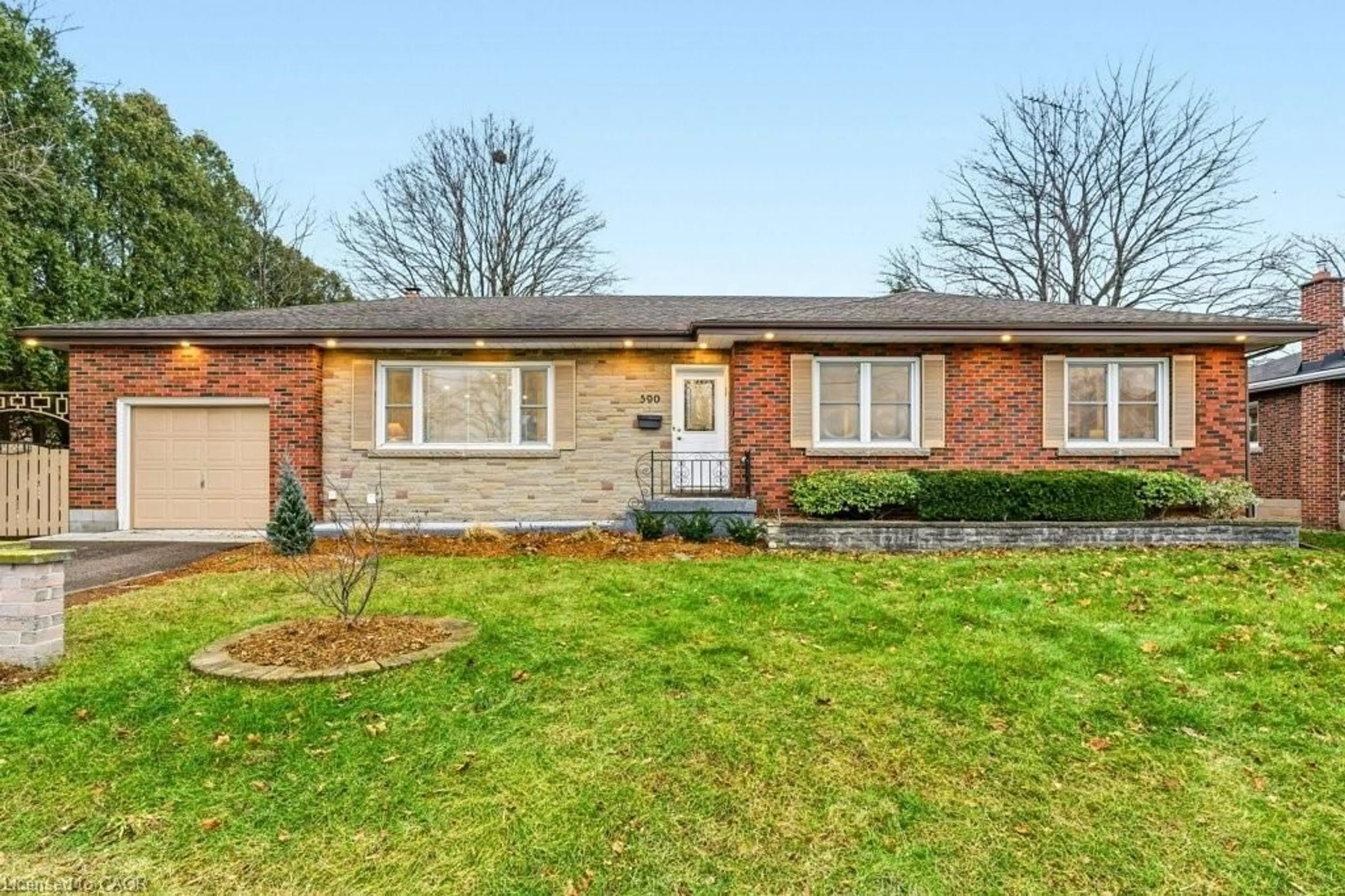 Home with brick exterior material, street for 590 Cumberland Ave, Burlington Ontario L7N 2X2