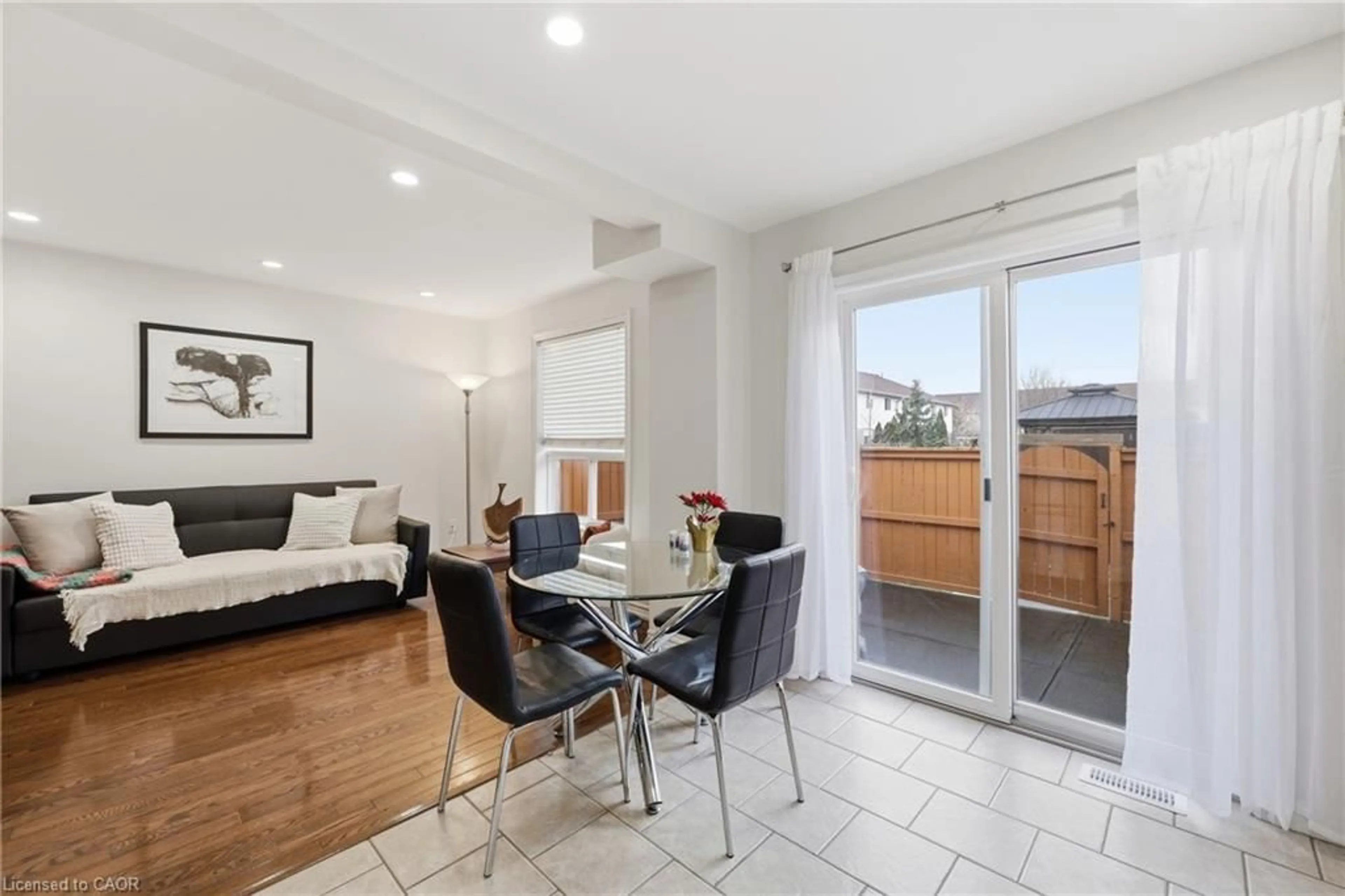 A pic of a room for 39 Pinewoods Dr #41, Stoney Creek Ontario L8J 3Z4