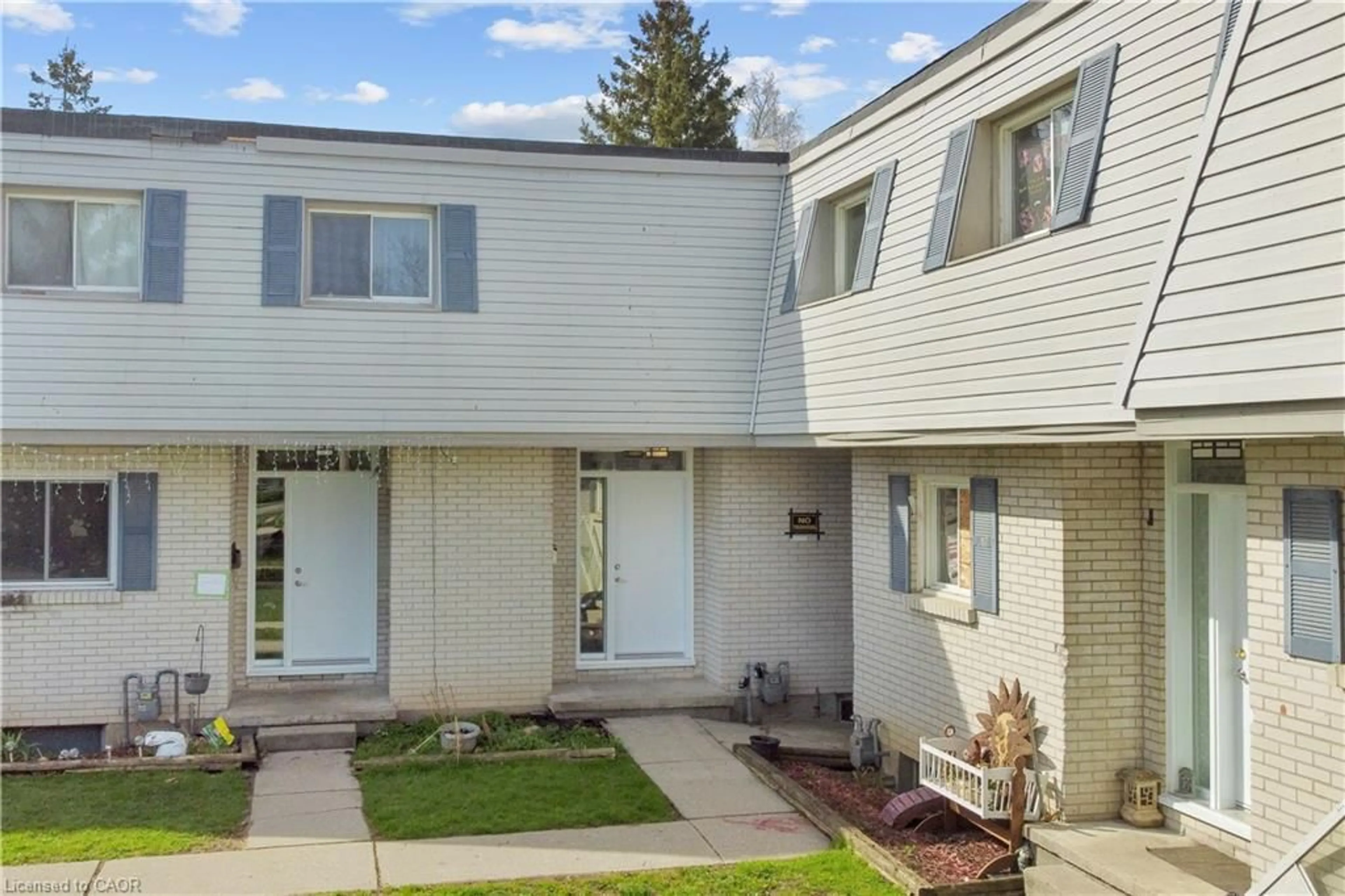 Home with vinyl exterior material, street for 205 Boullee St #26, London Ontario N5Y 1T9