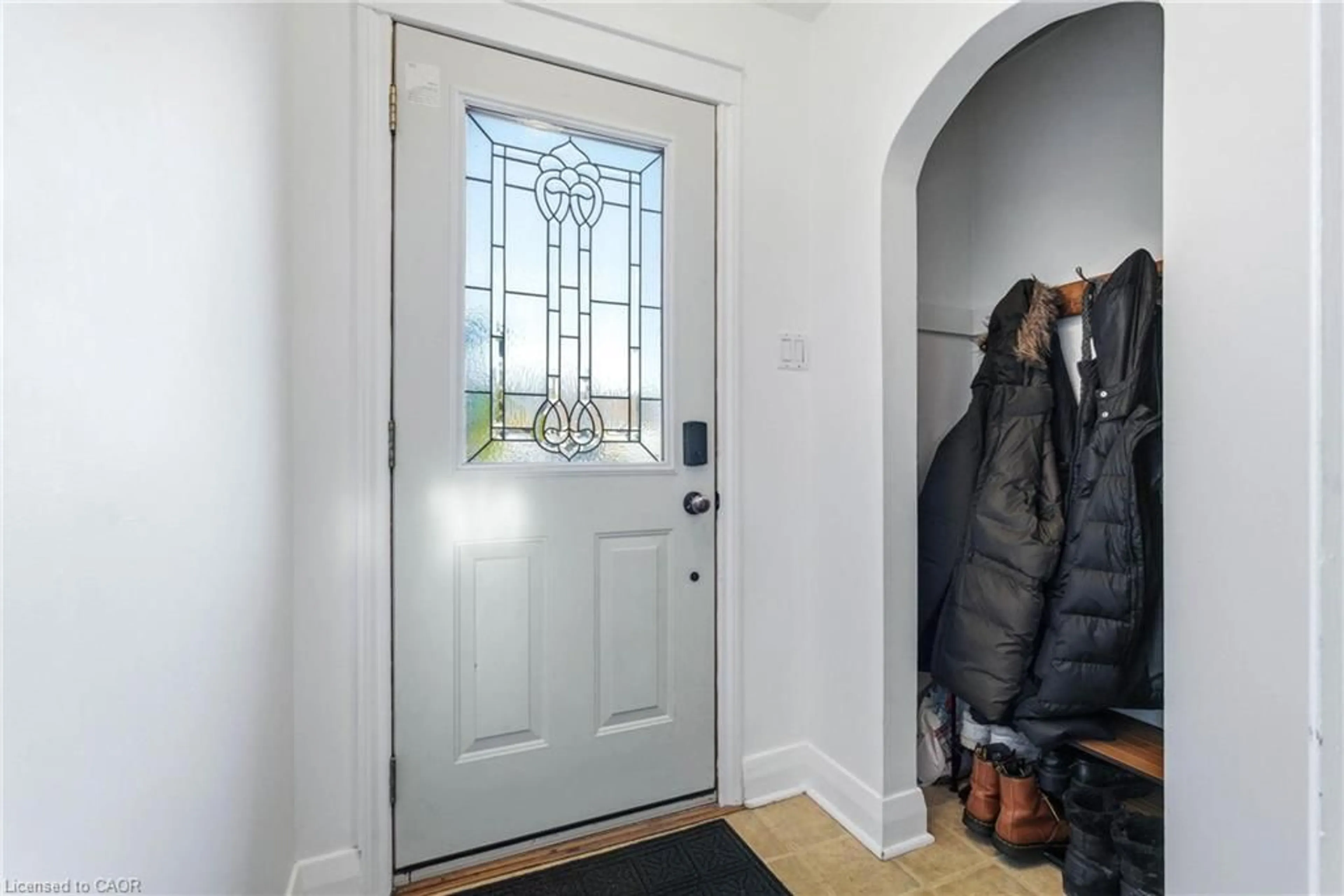 Indoor entryway for 779 Rockway Dr, Kitchener Ontario N2G 3B6