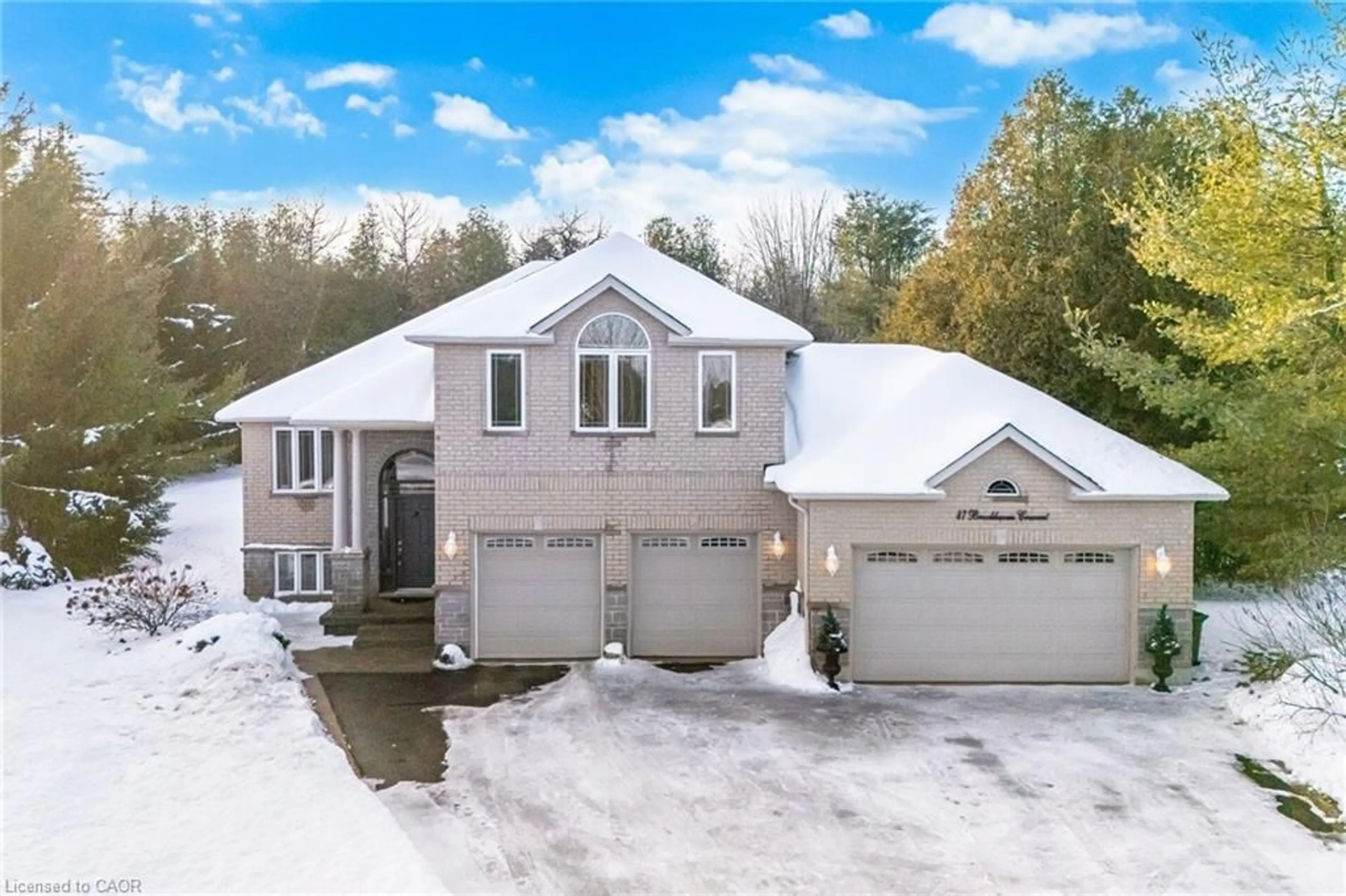 A pic from outside/outdoor area/front of a property/back of a property/a pic from drone, street for 47 Brookhaven Cres, East Garafraxa Ontario L9W 7M9