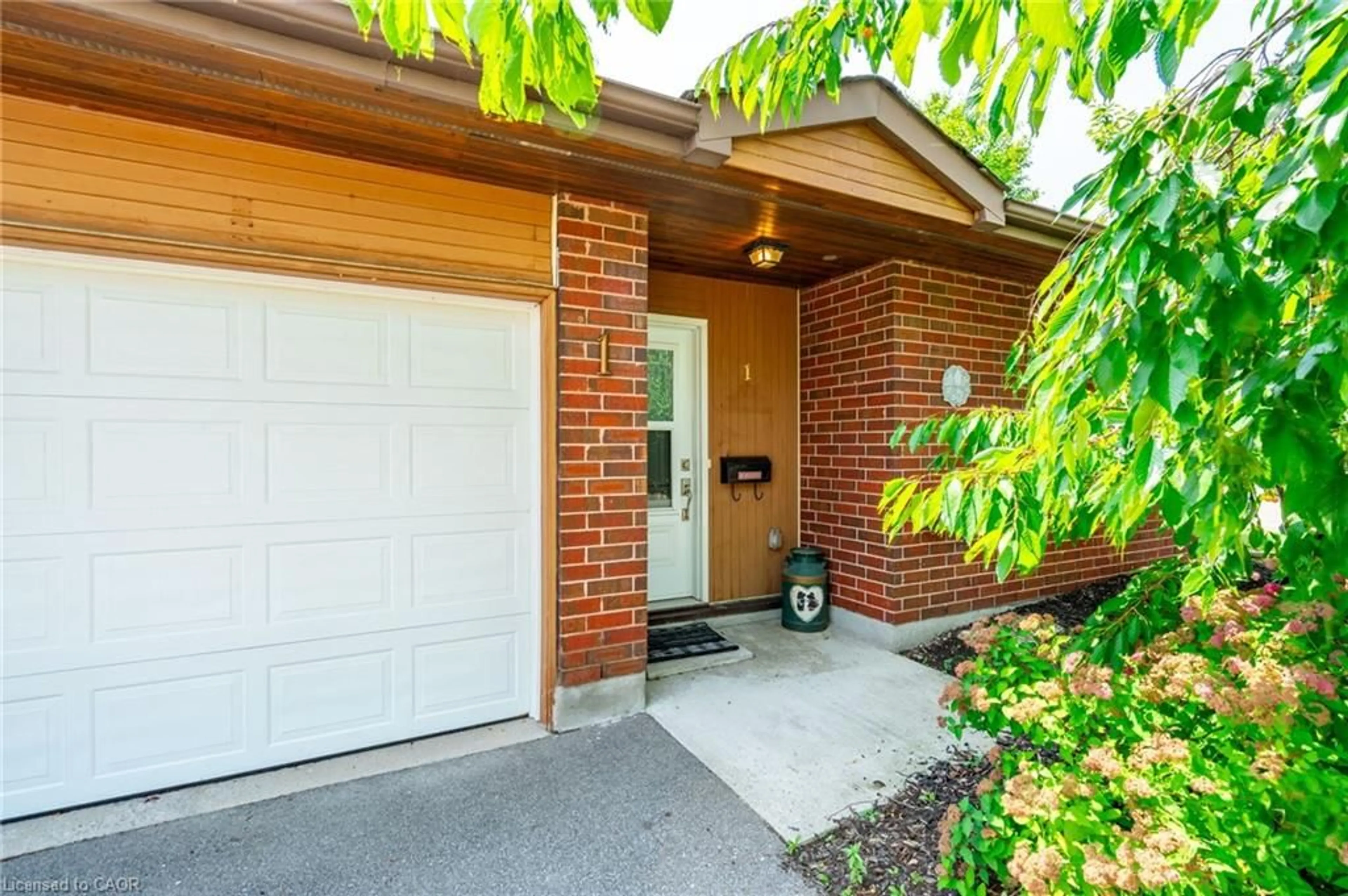 Unknown for 1 Archdeacon Clark Trail, Hamilton Ontario L9B 2M2