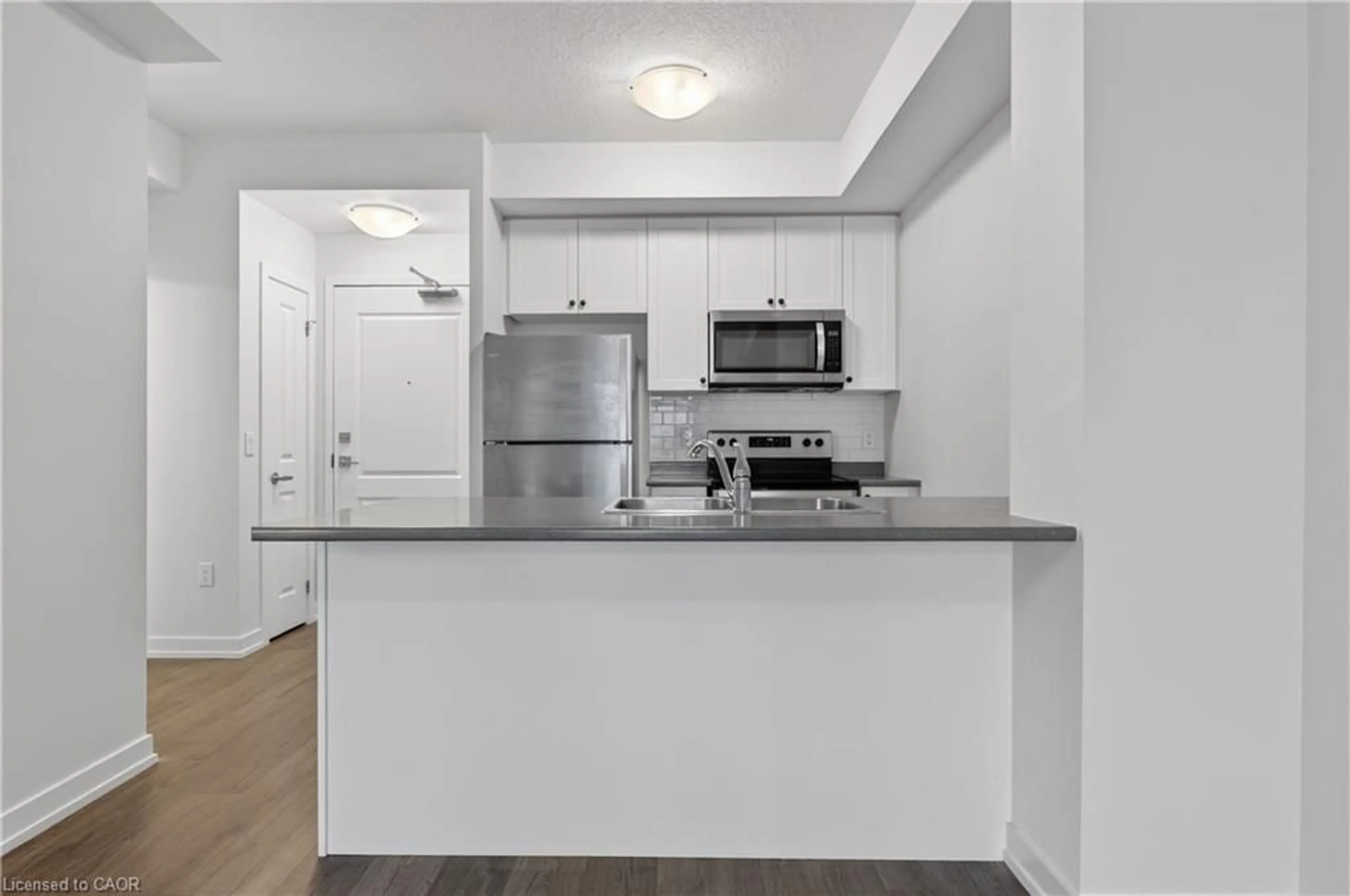 Standard kitchen, unknown for 5055 Greenlane Rd #312, Beamsville Ontario L0R 1B3