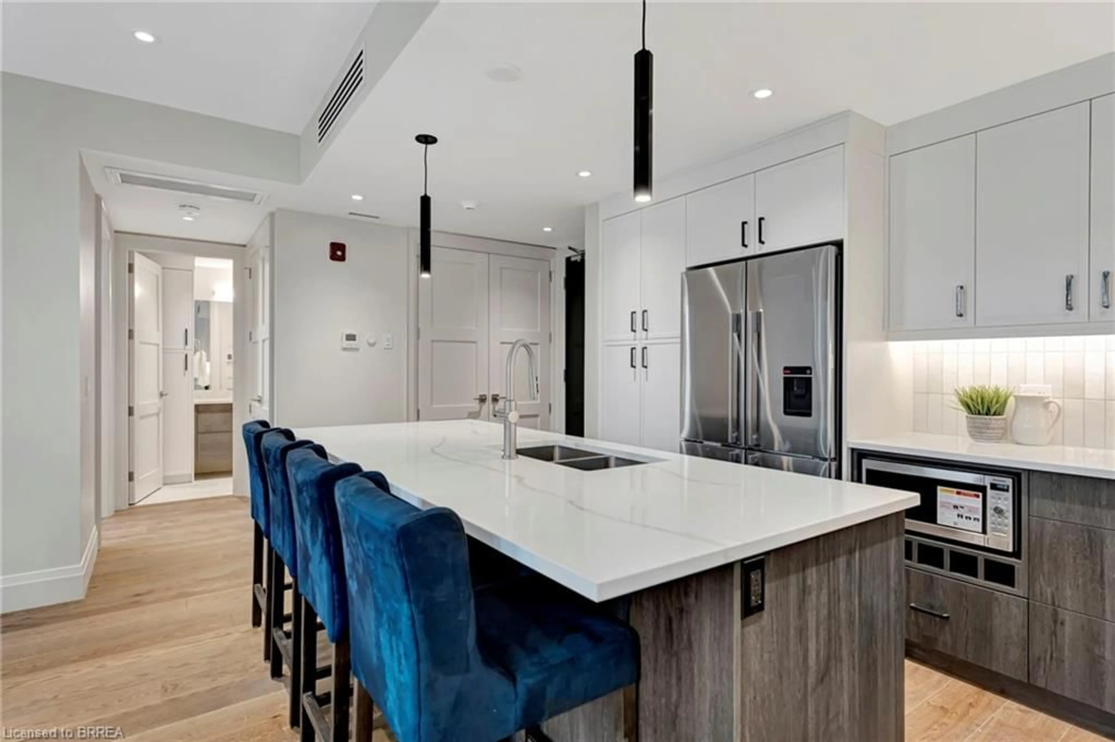 Contemporary kitchen, unknown for 7 Grand River St #202, Paris Ontario N3L 2L9