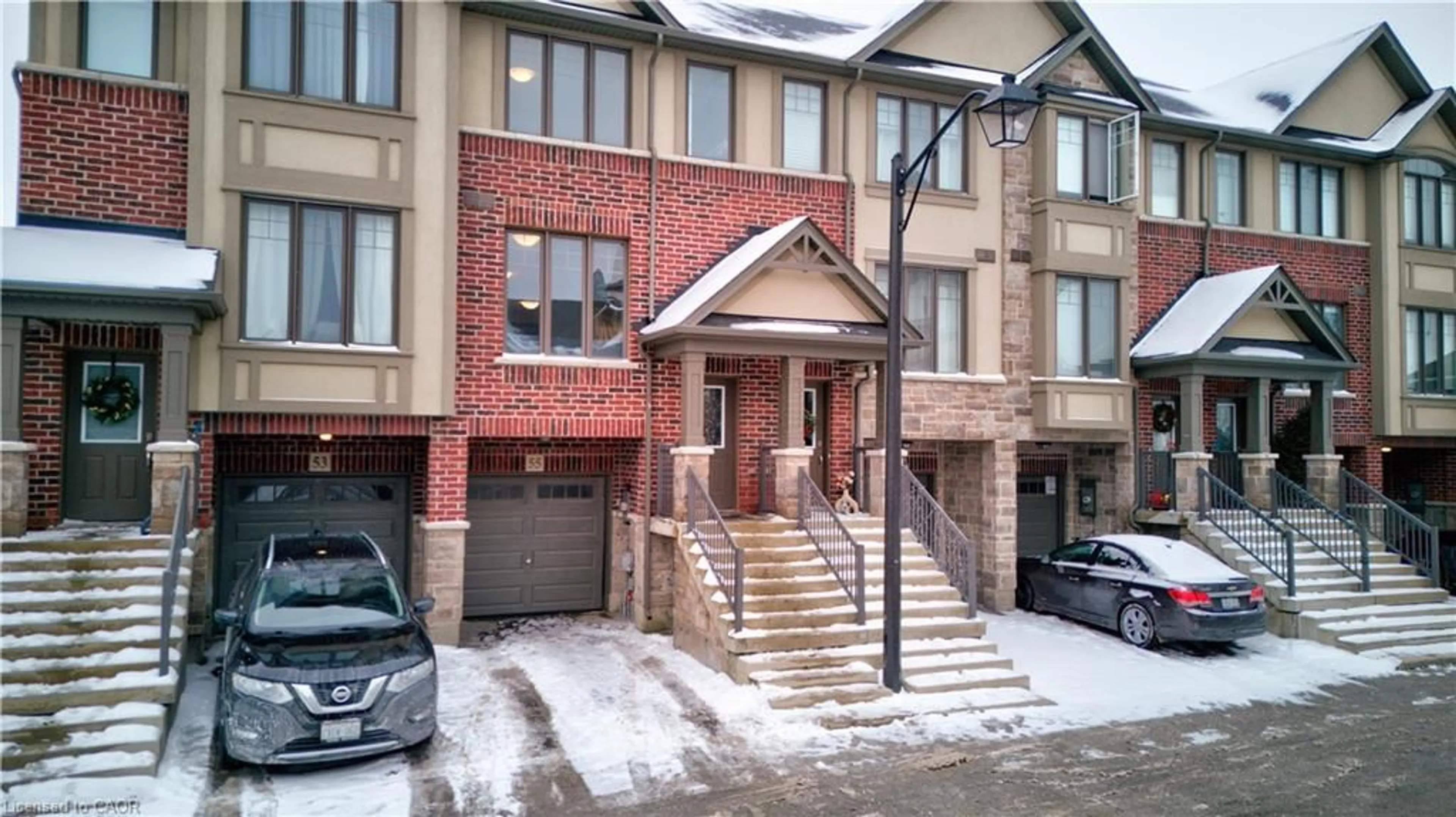 Indoor foyer for 55 Farley Lane, Ancaster Ontario L9G 0H2