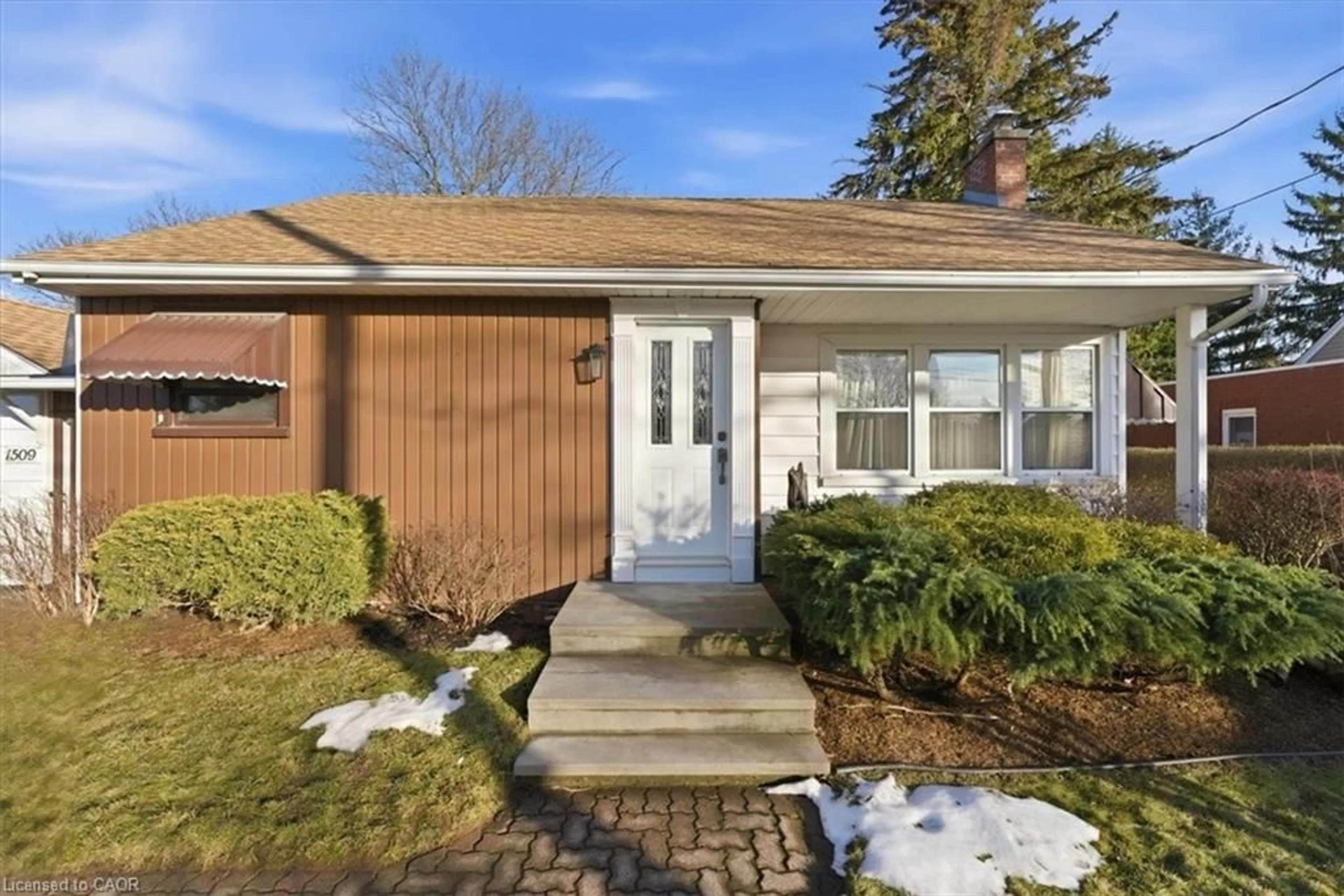 Home with brick exterior material, street for 1509 Haist St, Fonthill Ontario L0S 1E0