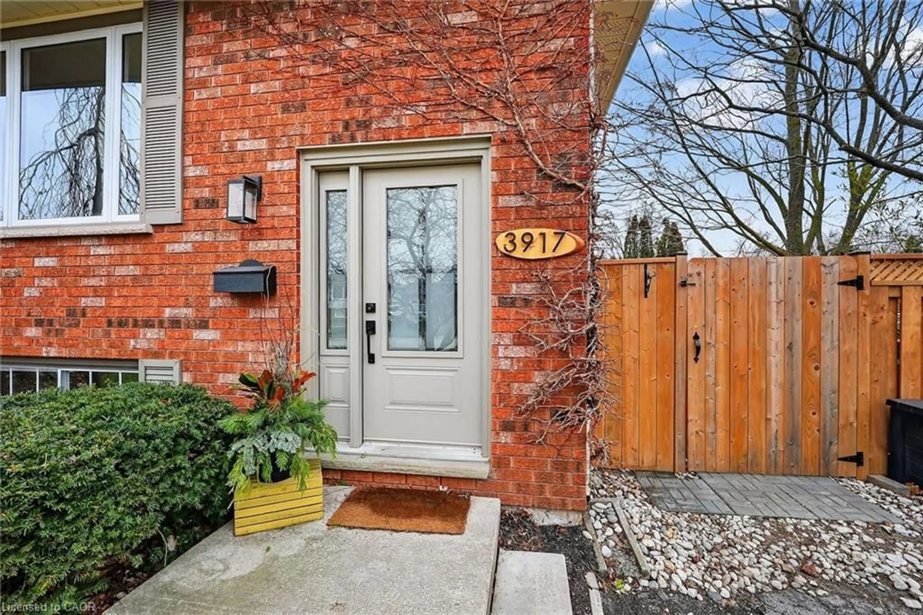 Indoor entryway for 3917 Vineyard Cres, Vineland Ontario L0R 2C0