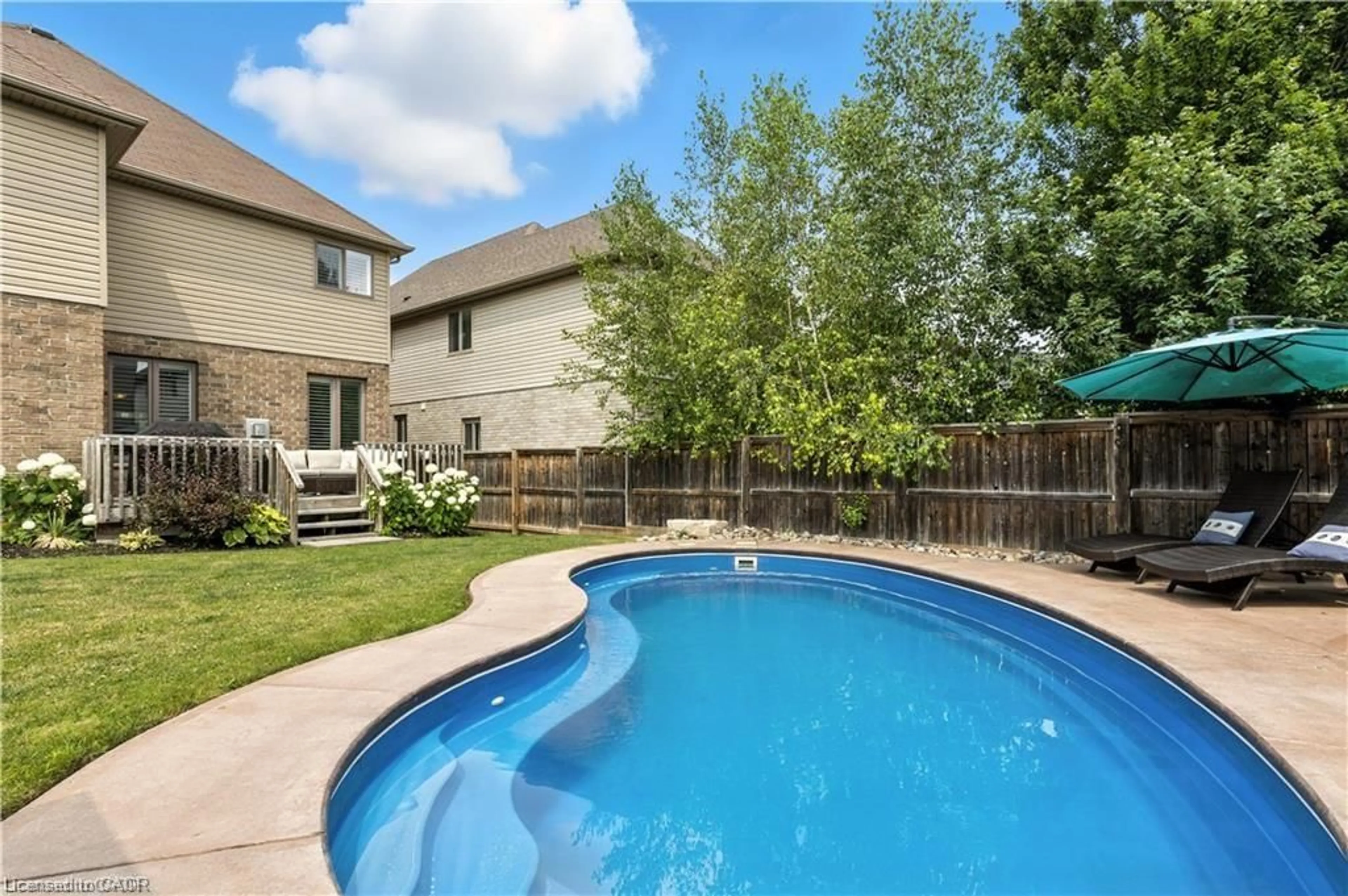 Pool for 39 Deer Creek St, Kitchener Ontario N2A 0E7