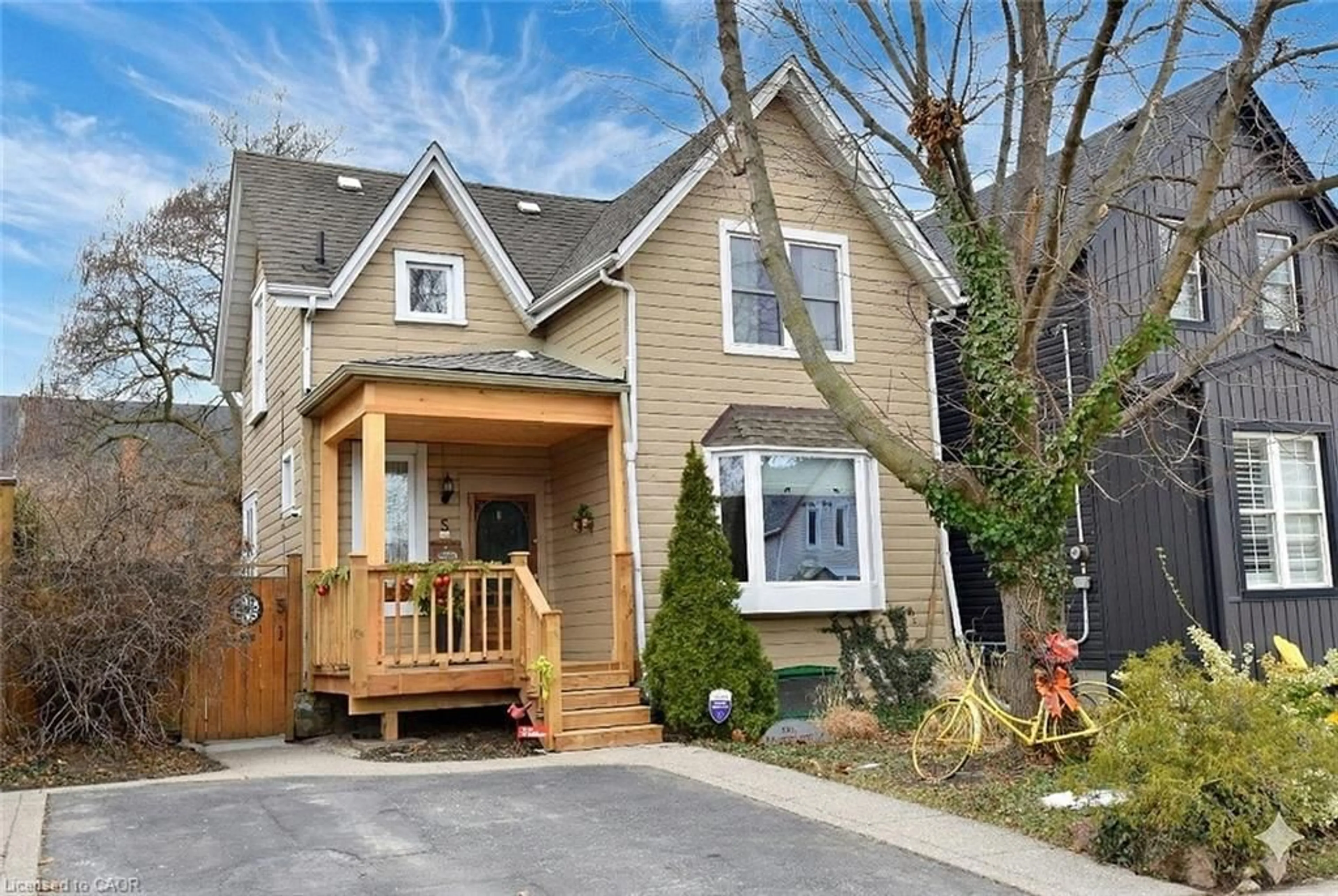 Home with brick exterior material, street for 5 Chatham St, Hamilton Ontario L8P 2B3