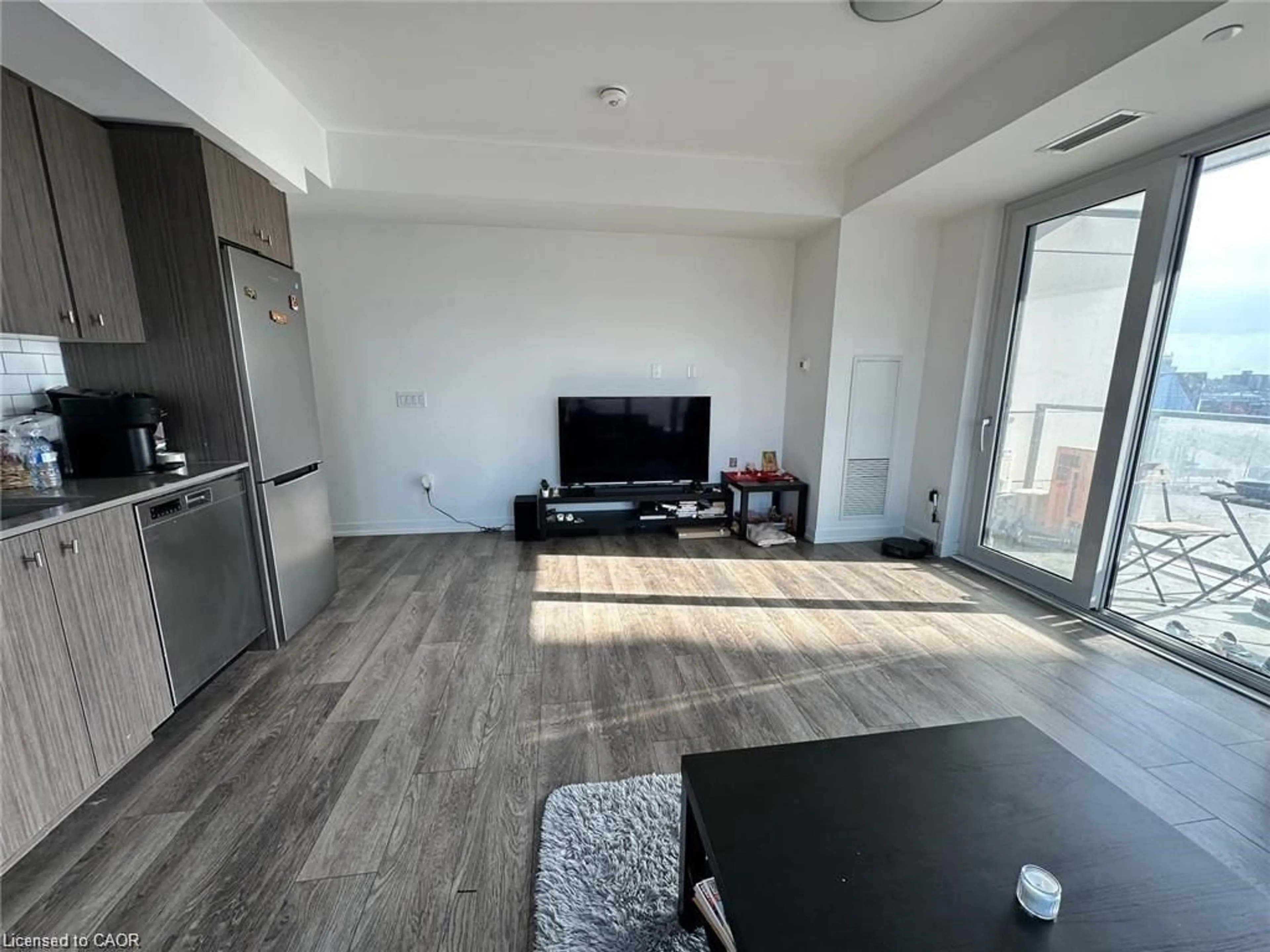 A pic of a room for 15 Wellington St #606, Kitchener Ontario N2G 0E4