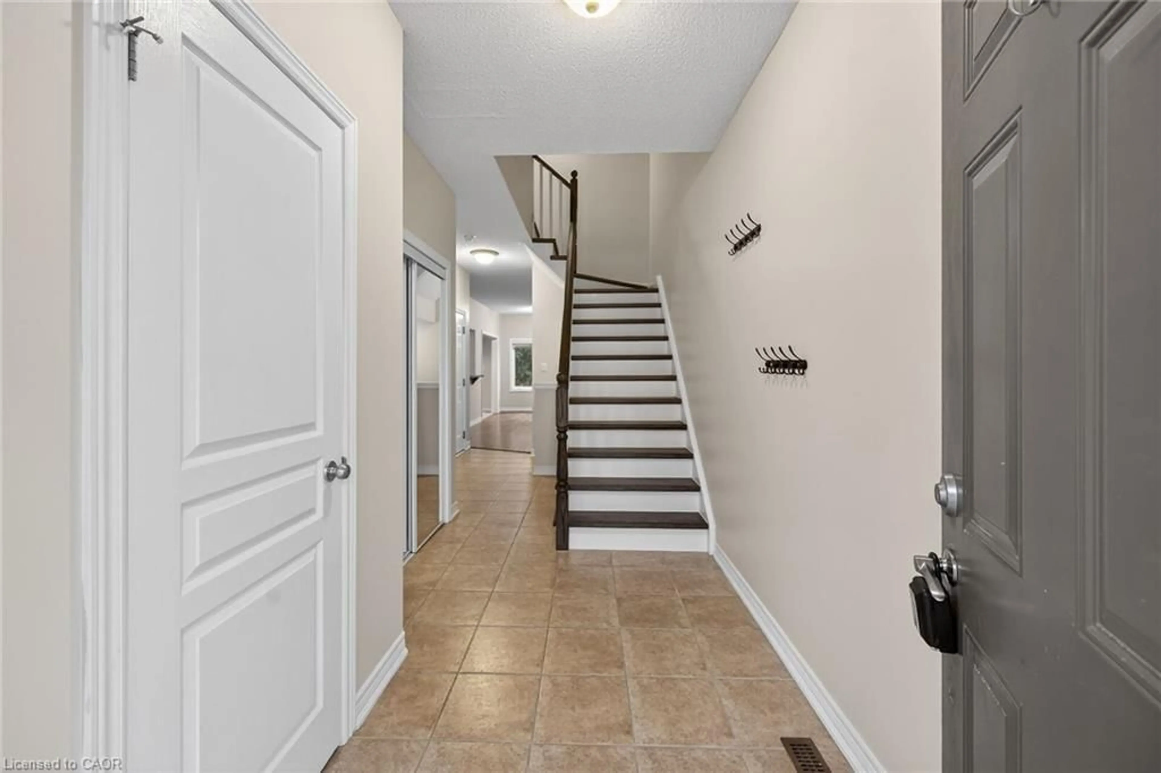 Indoor foyer for 40 Myers Lane, Ancaster Ontario L9G 1A5