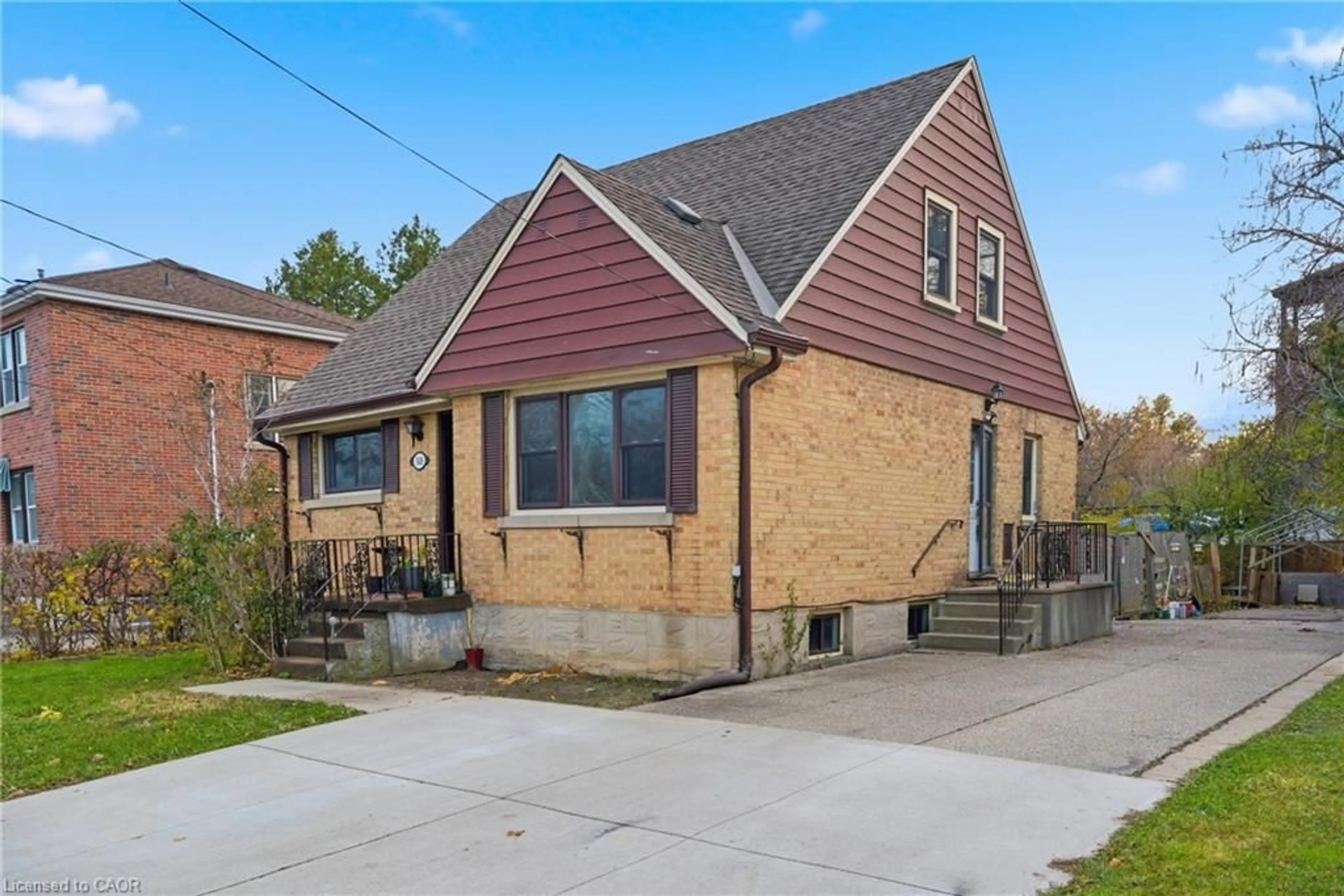 Home with brick exterior material, street for 549 Weber St, Kitchener Ontario N2H 1E9