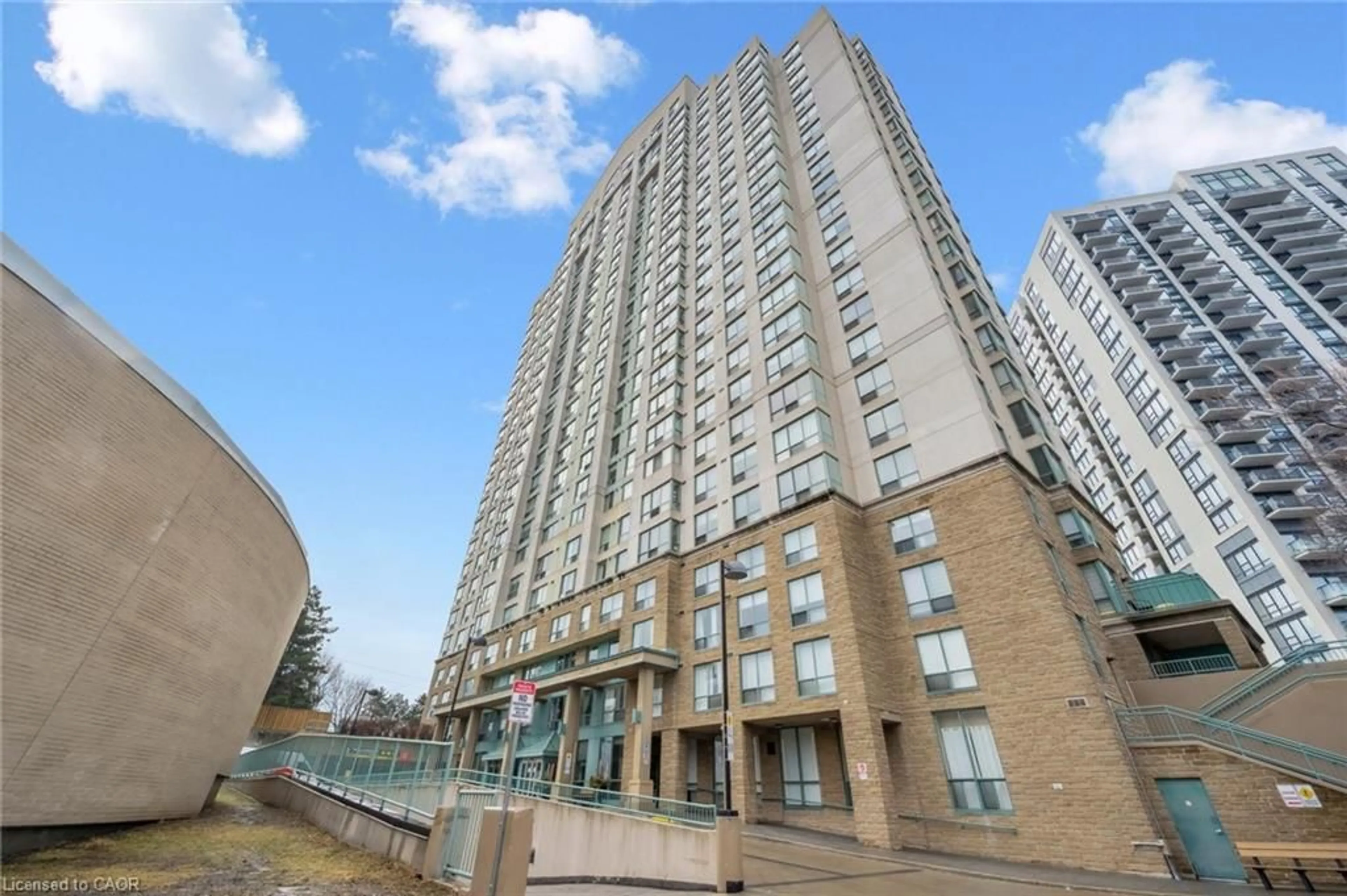 Patio, building for 101 Subway Cres #1709, Toronto Ontario M9B 6K4