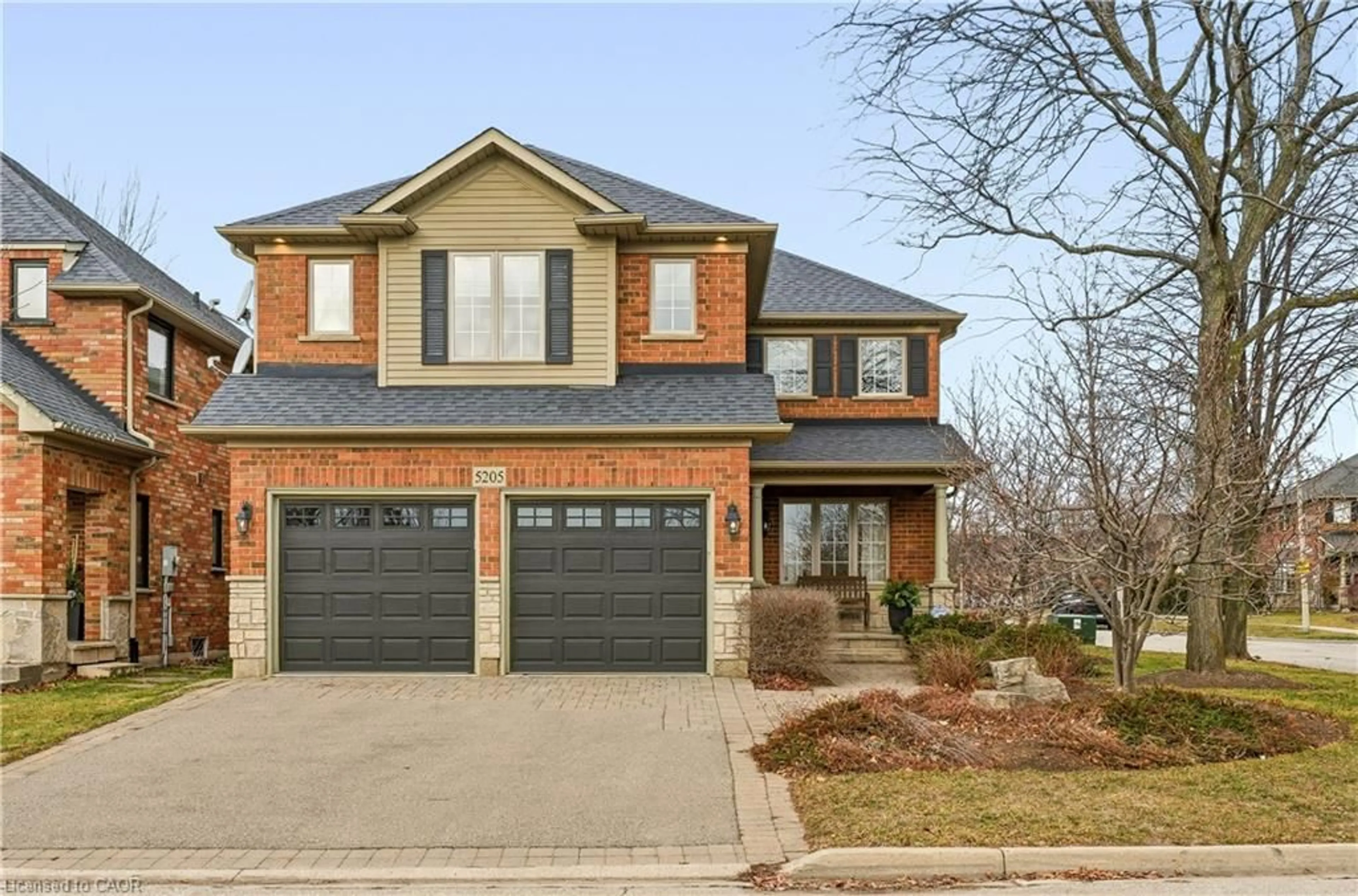 Home with brick exterior material, street for 5205 Brada Cres, Burlington Ontario L7L 6W4